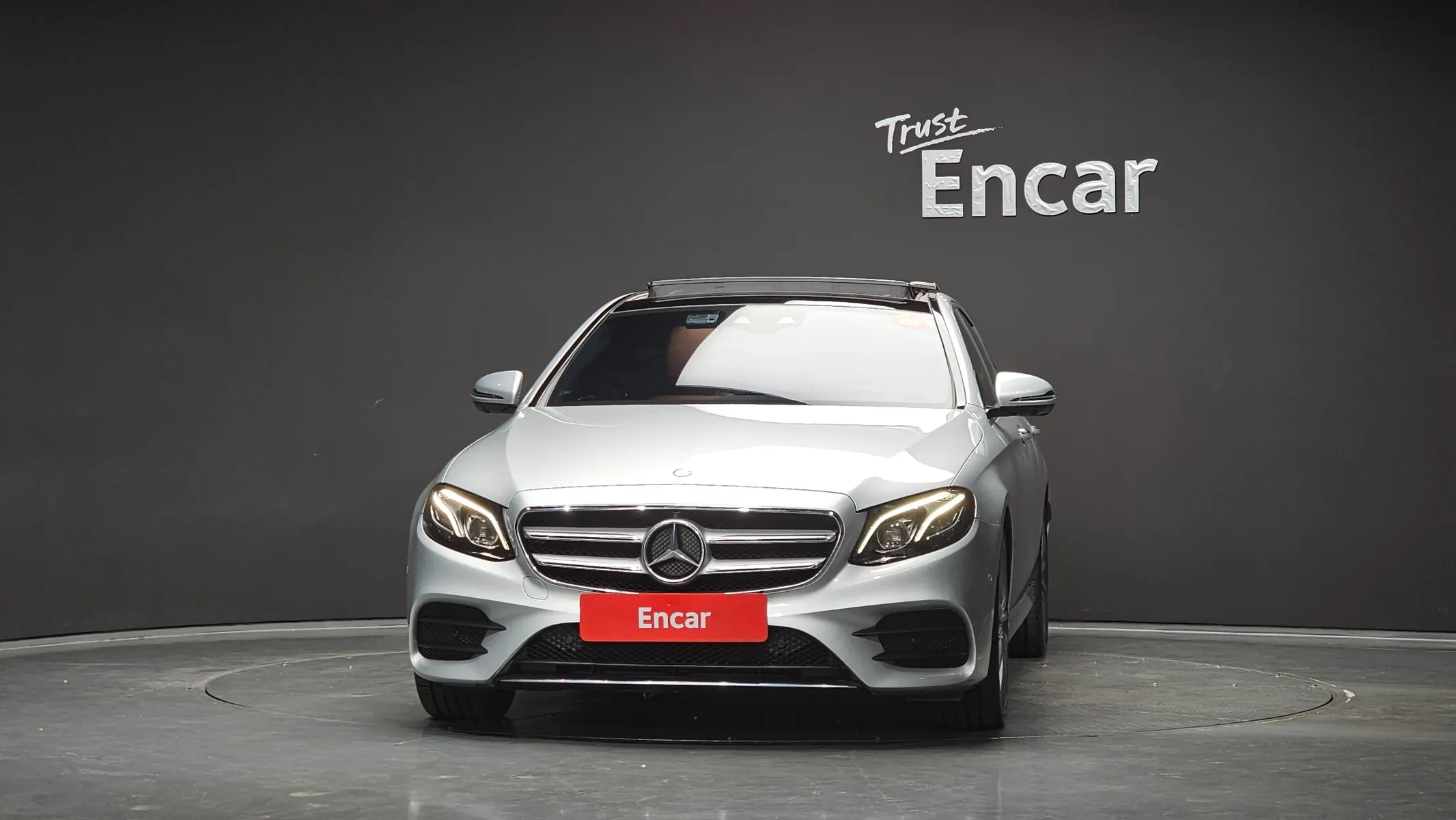 Mercedes-Benz E-Class W213 E300 4MATIC AMG Line 2017 3/21