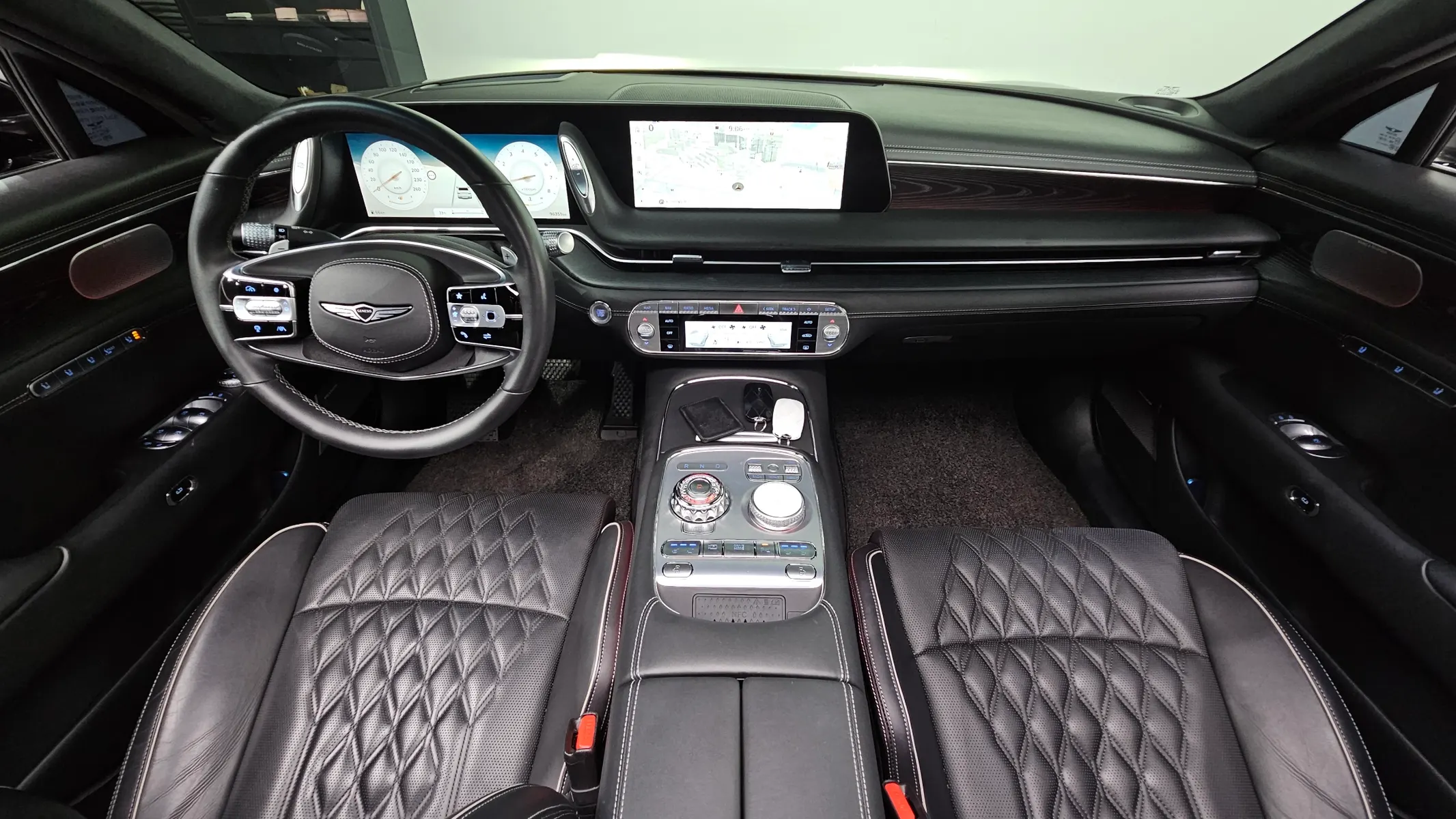 Genesis G90 (RS 4) 3.5 e-S/C AWD LWB 2022 4/5