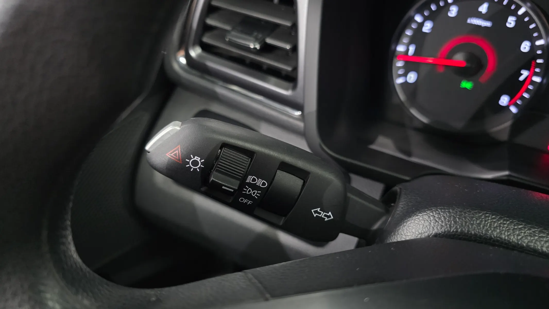 KG Mobility 베리 티볼리 1.5 2WD 2021 32/33