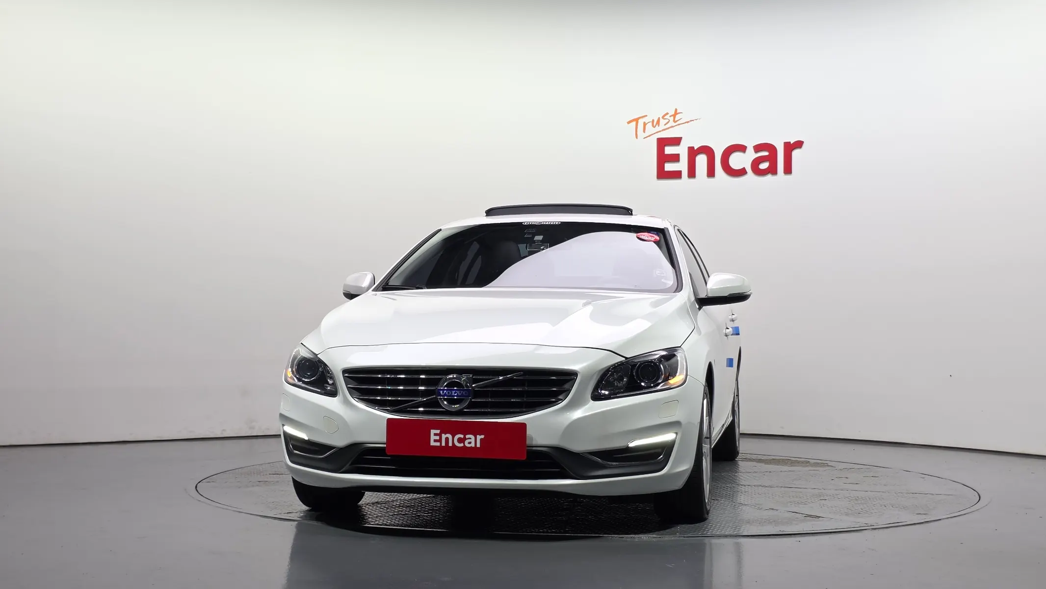 Volvo S60 D2 2014 2/5