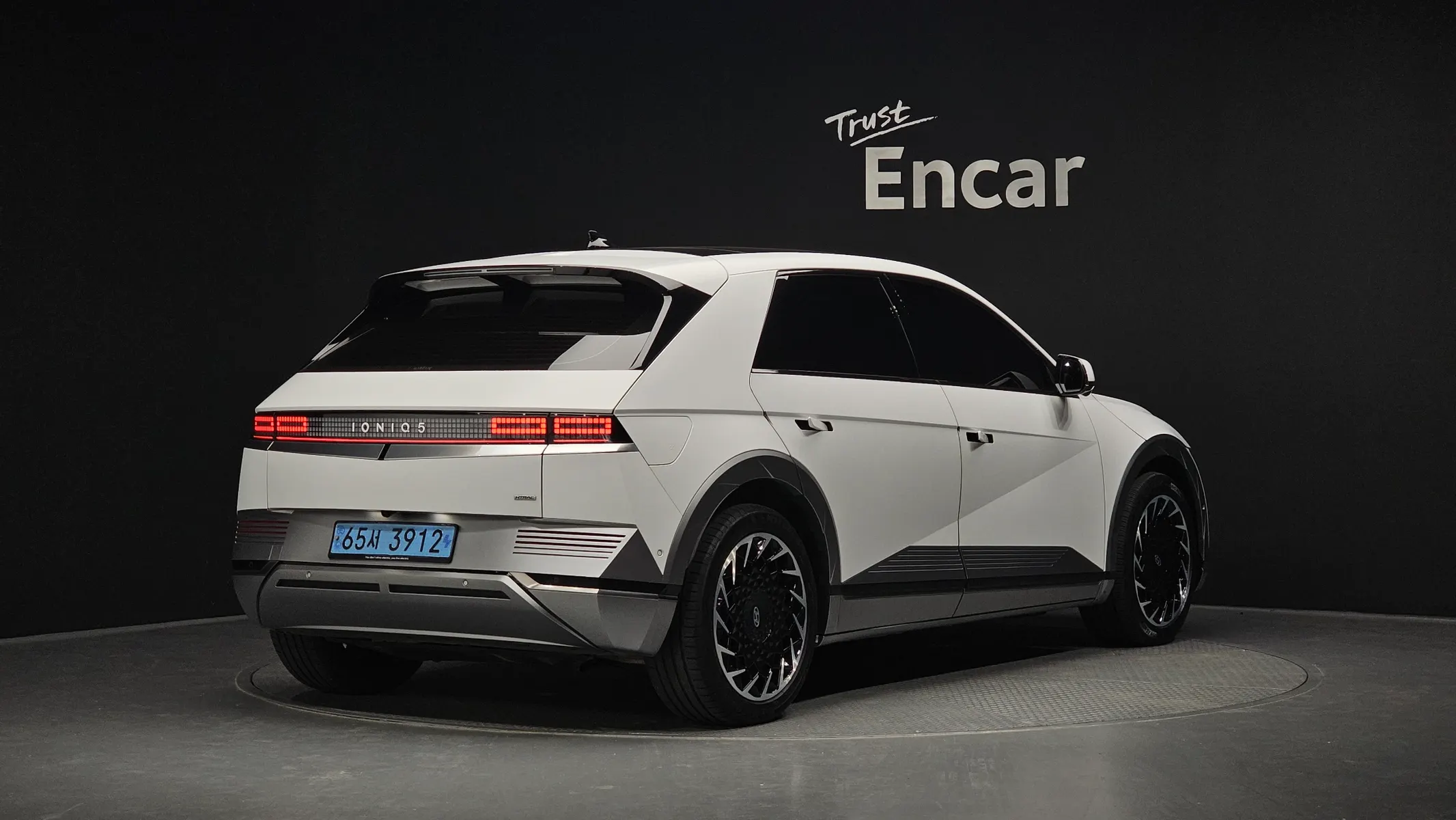 Hyundai Ioniq 5 AWD 2023 2/36