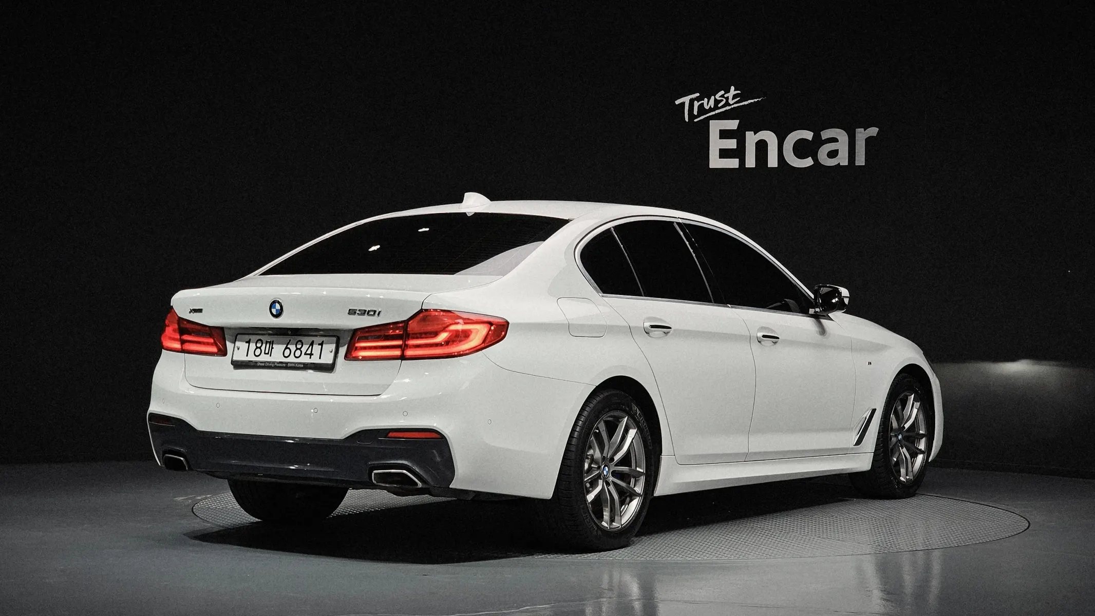 BMW 5 Series (G30) 530i xDrive M 2018 2/21