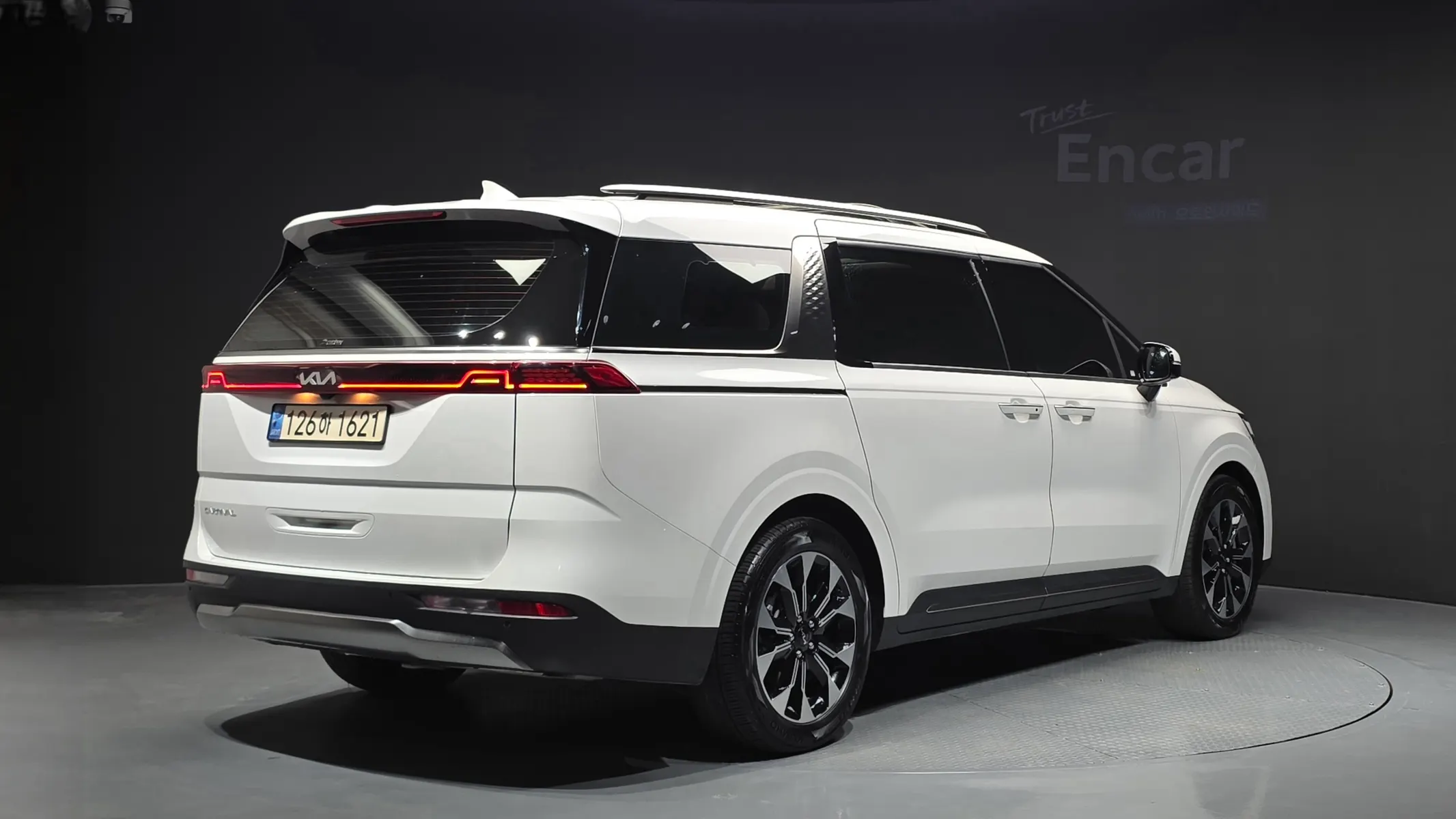 Kia Carnival 9 2021 2/35