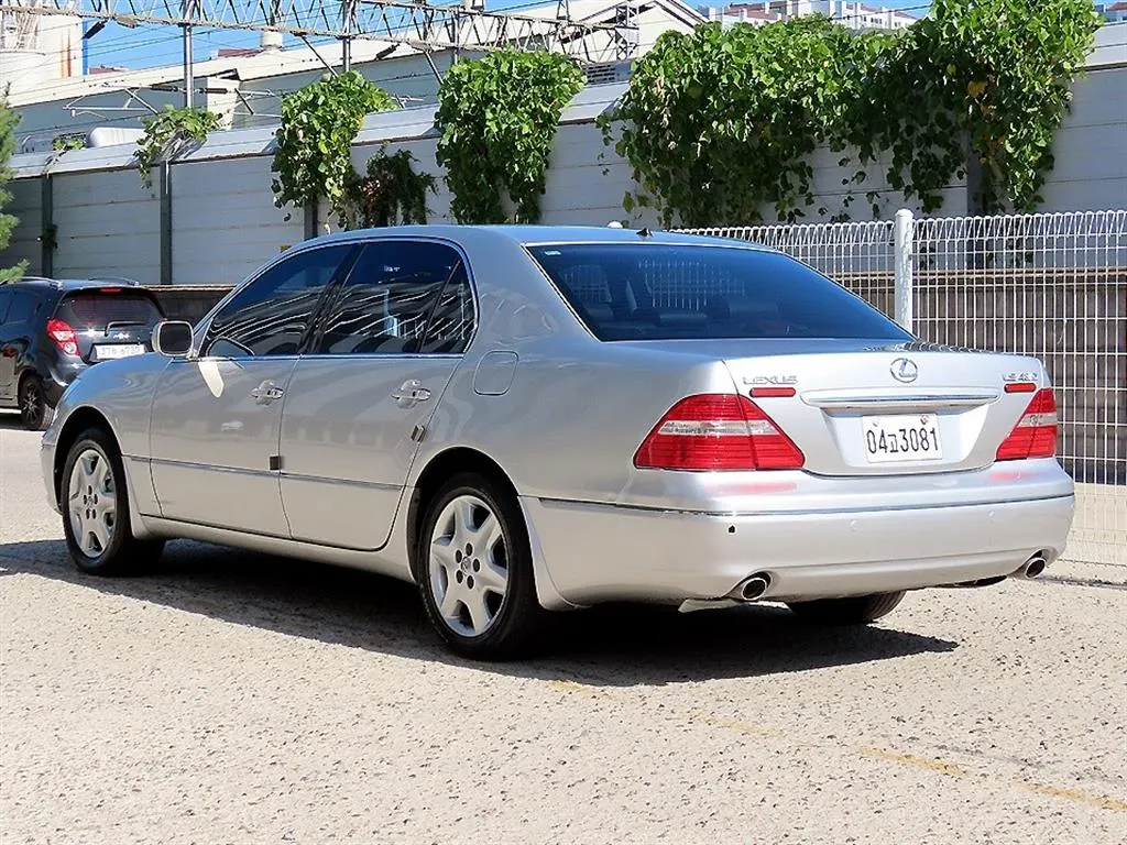 Lexus LS430 L-Grade 2003 2/5