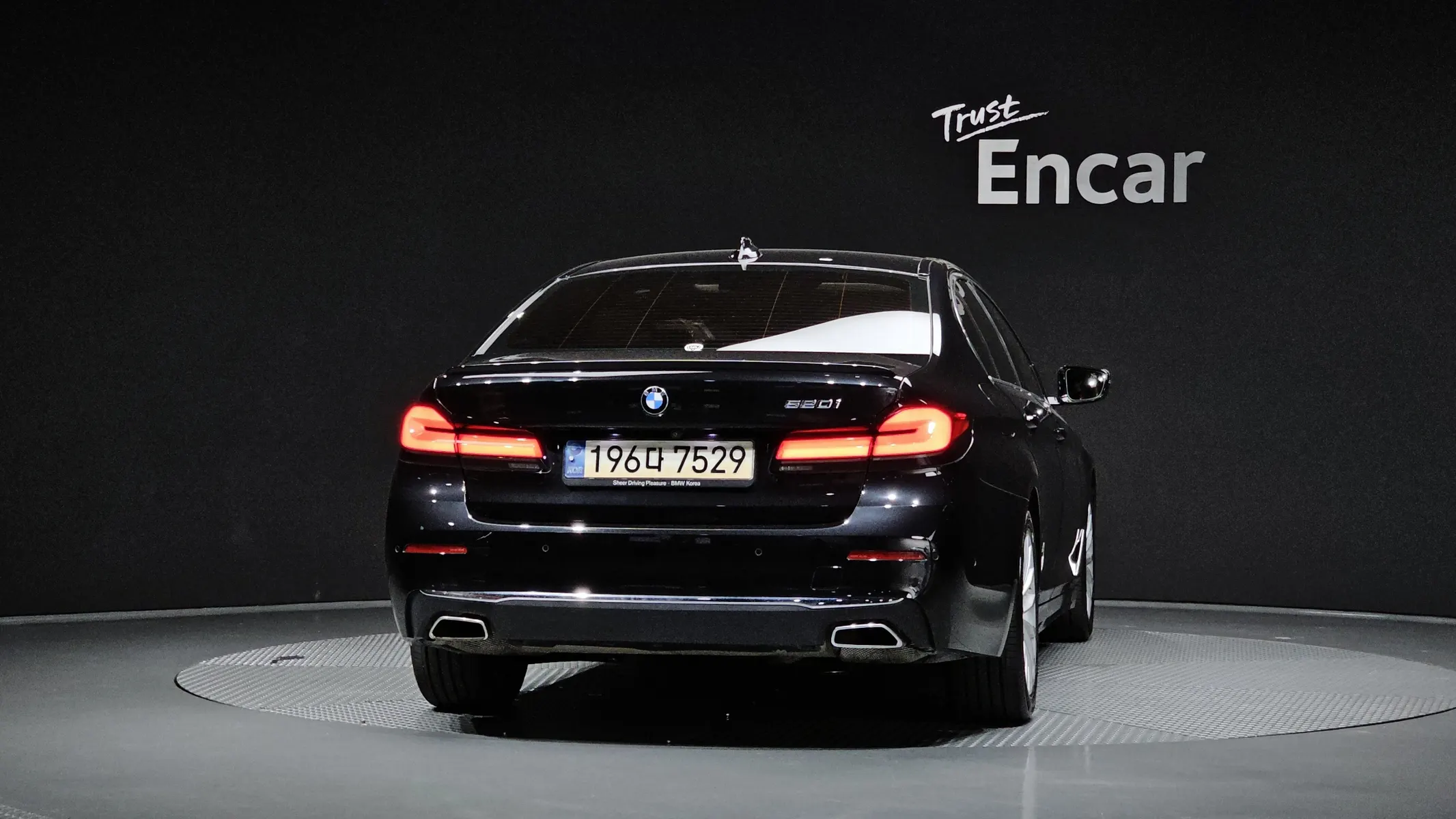BMW 5 Series (G30) 520i 2021 3/34