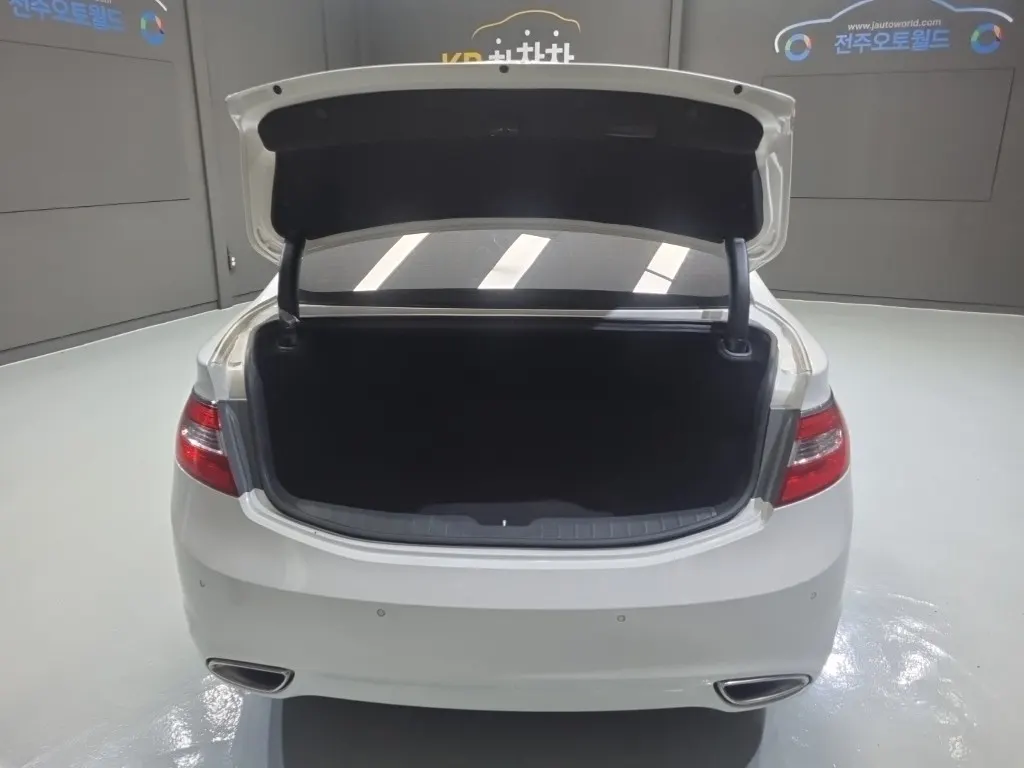 Hyundai HG 2014 3/5