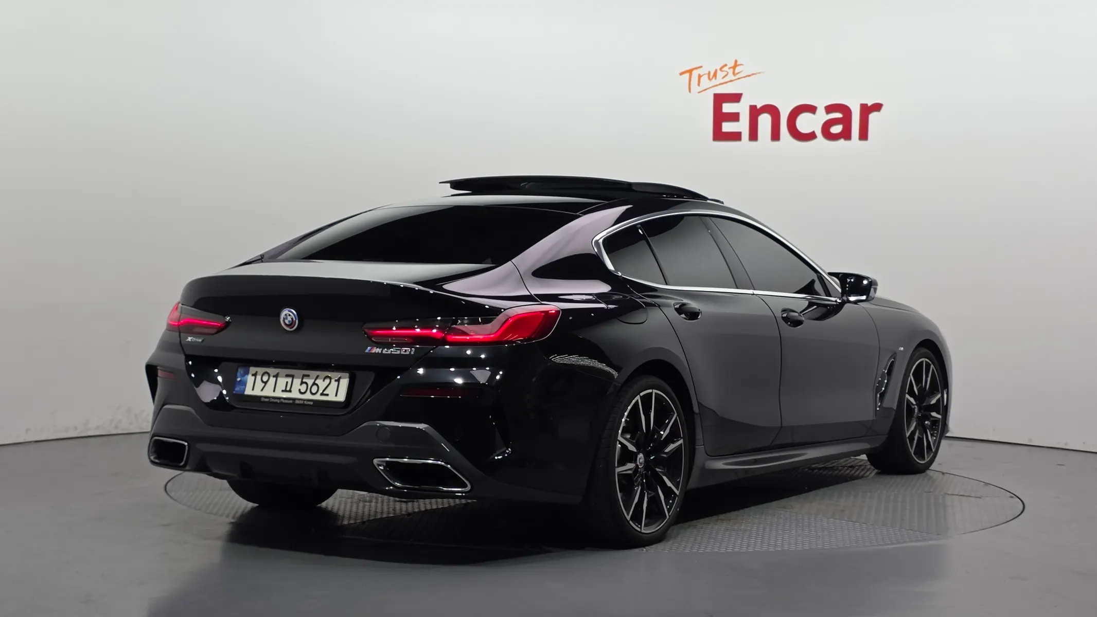 BMW 8 Series (G15) M850i xDrive 2022 2/33