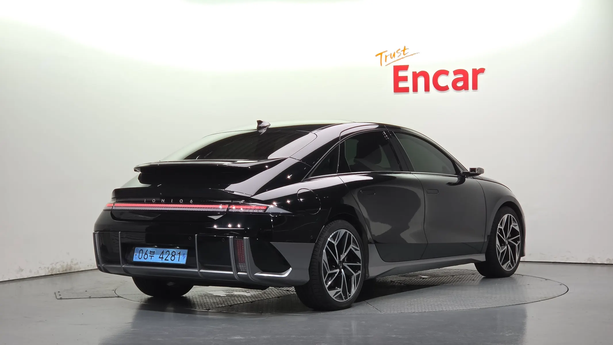Hyundai Ioniq 6 AWD 2022 2/36