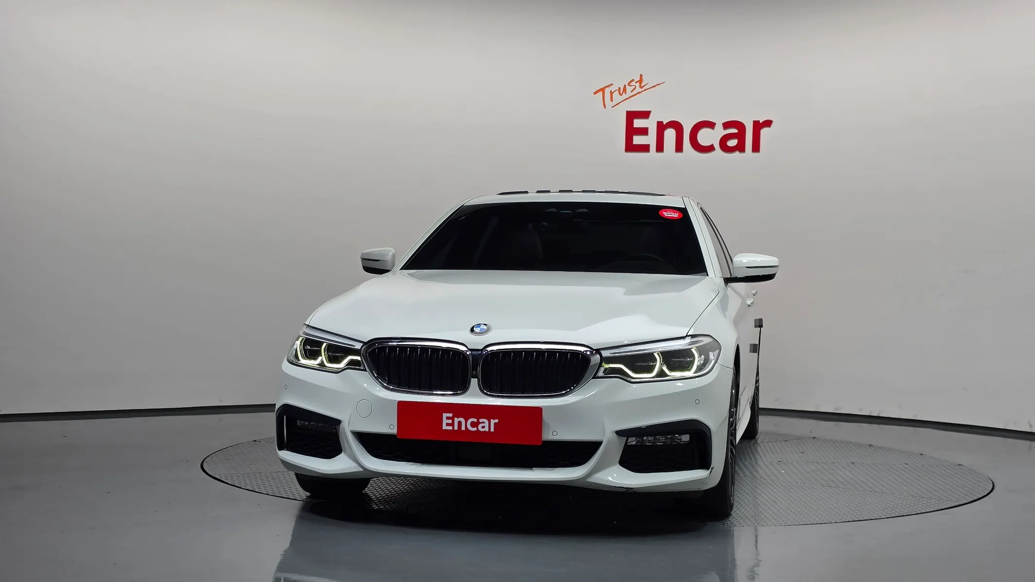 BMW 5 Series (G30) 540i xDrive M 2018 3/35