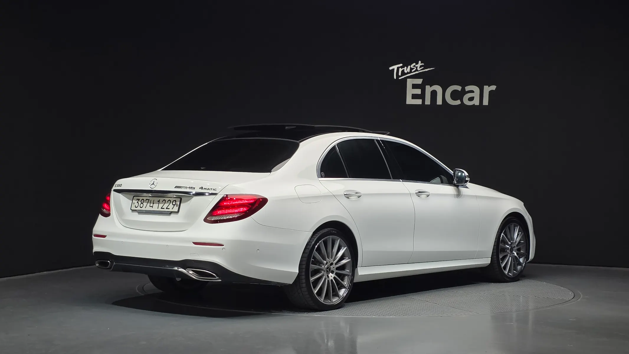 Mercedes-Benz E-Class W213 E350 4MATIC AMG Line 2020 2/21