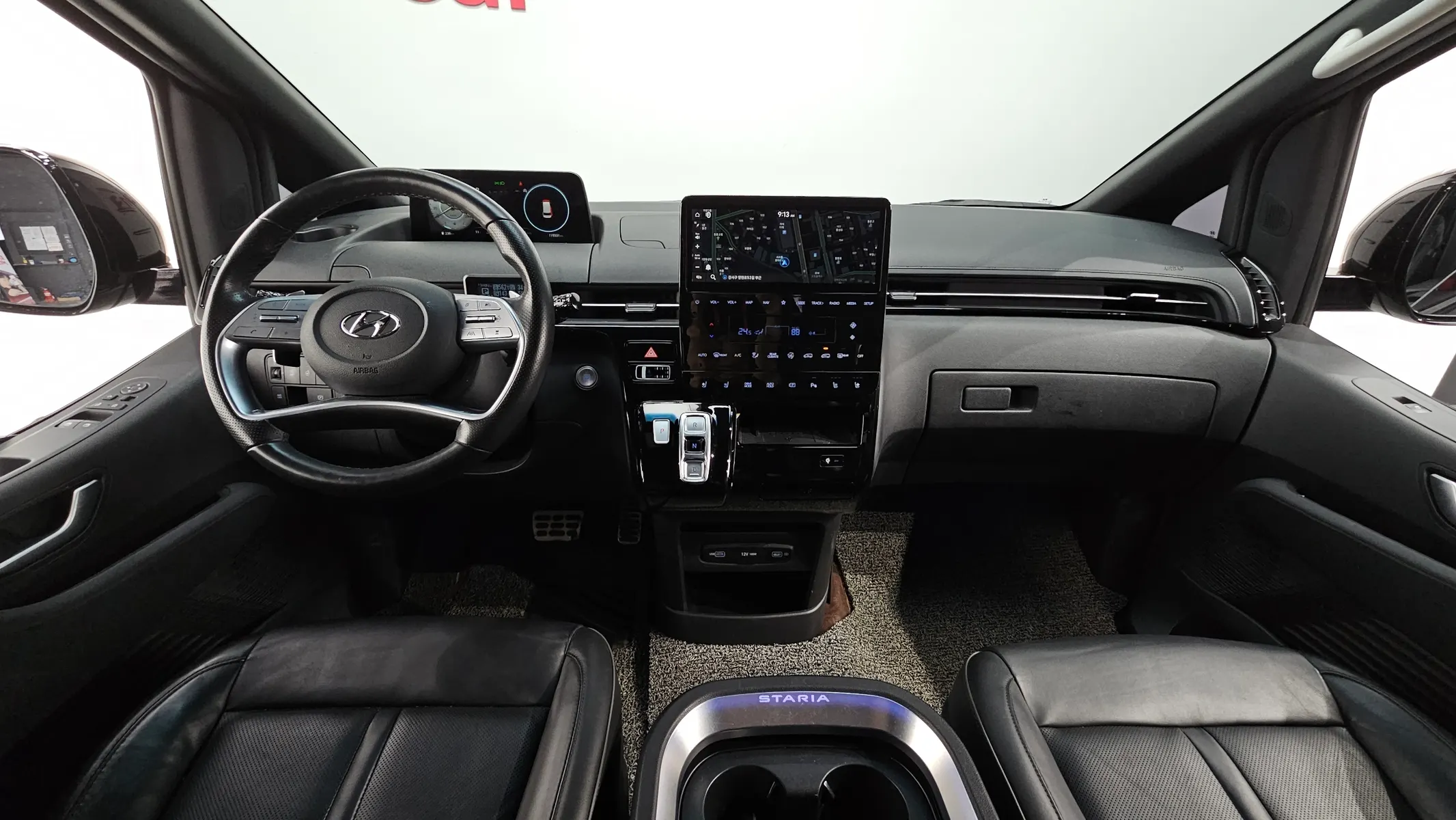 Hyundai Staria 4WD 9 2021 4/5