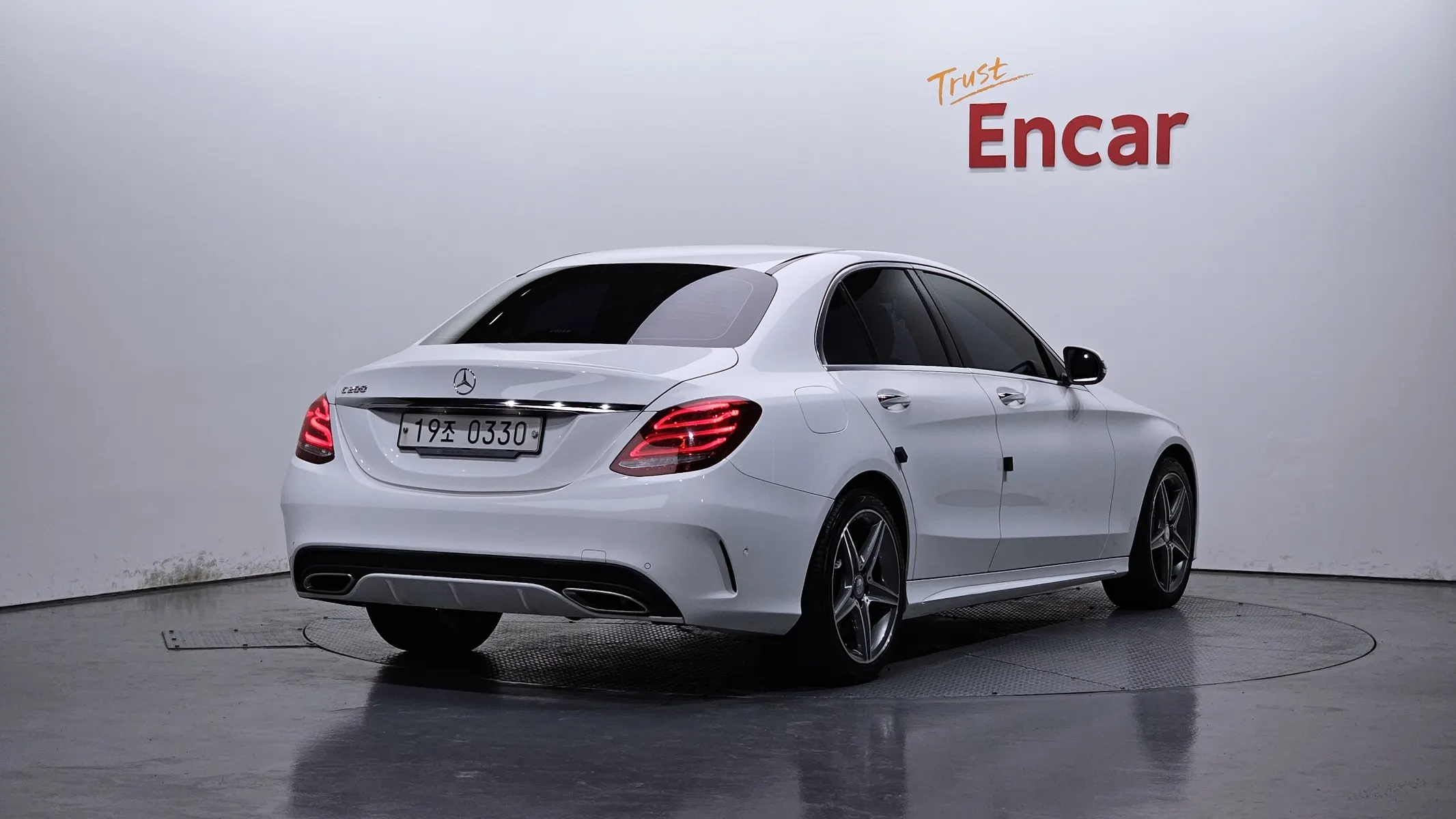 Mercedes-Benz C-Class W205 C200 AMG Line 2016 2/21