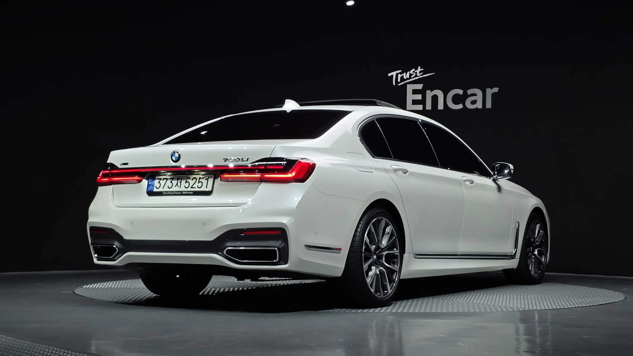 BMW 7 Series (G11) 740Li xDrive M 2022 2/21
