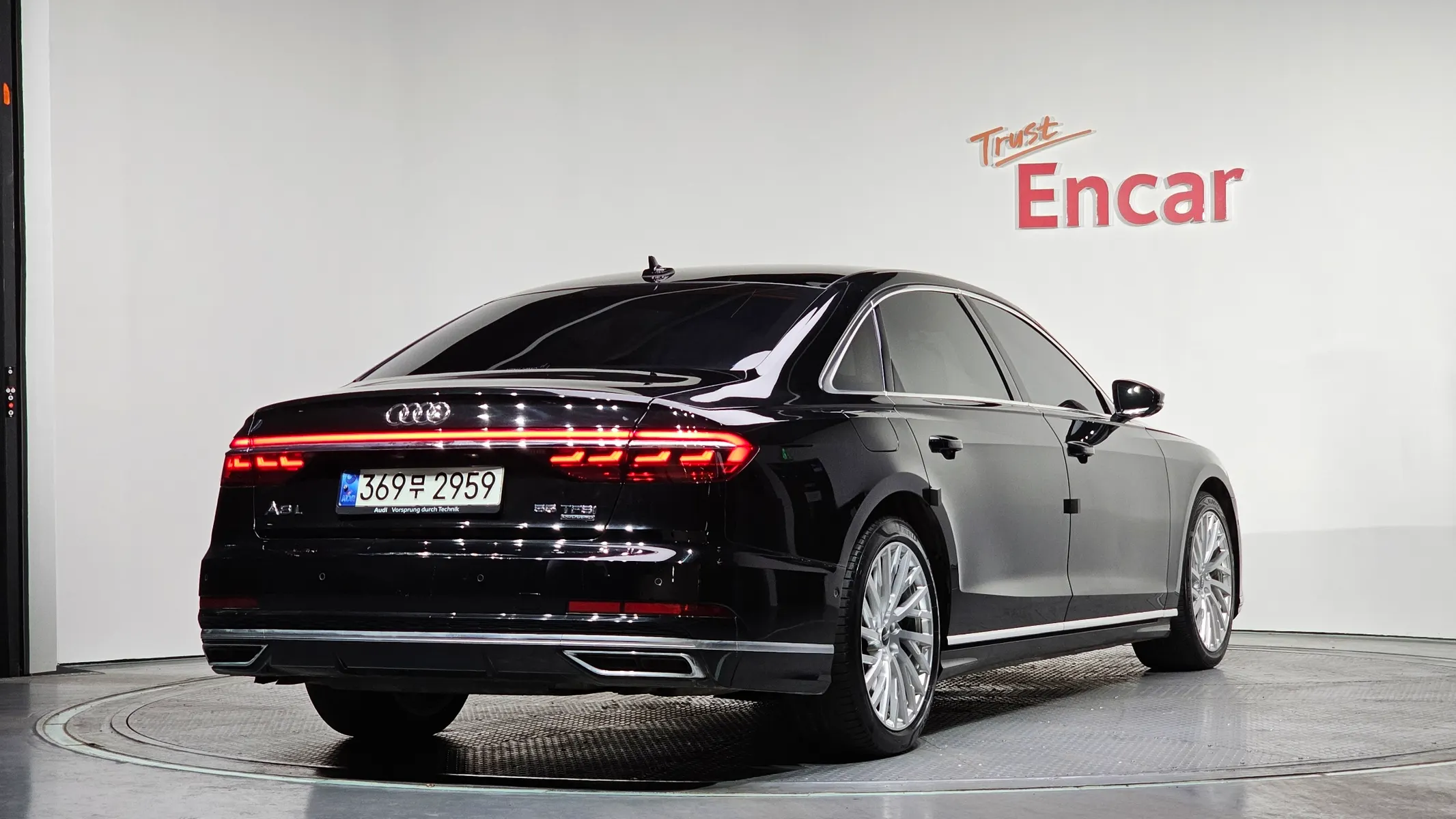 Audi A8 (D5) 55 TFSI LWB 2021 2/21