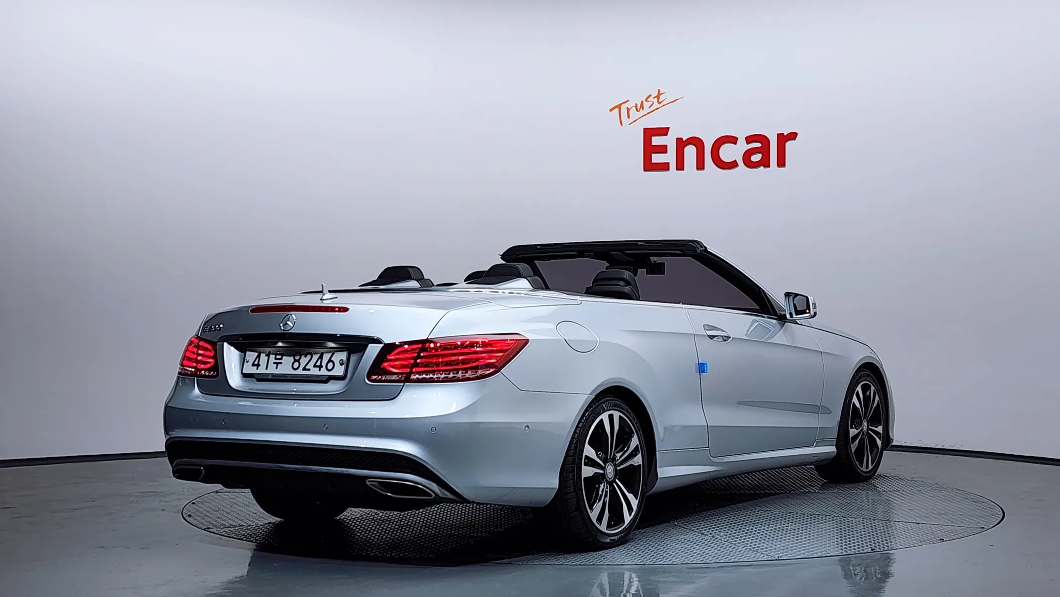 Mercedes-Benz E-Class W212 E200 2016 2/21