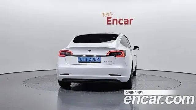 Tesla 3 AWD 2020 3/5