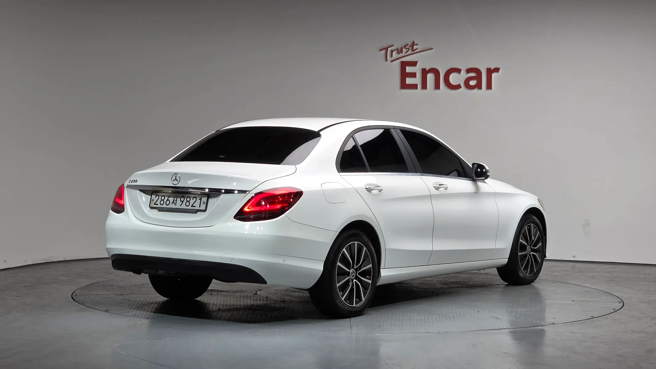 Mercedes-Benz C-Class W205 C200 2020 2/29