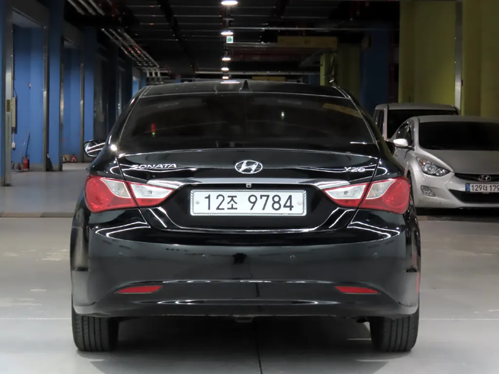 Hyundai YF LPI 2010 3/5