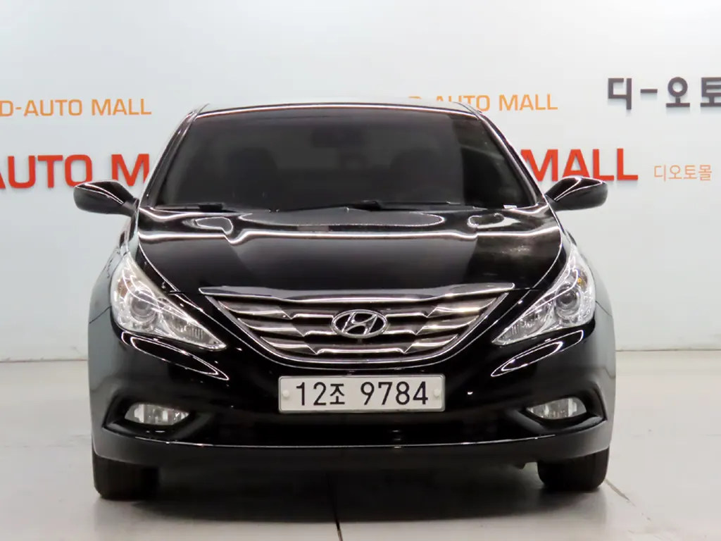 Hyundai YF LPI 2010 2/5
