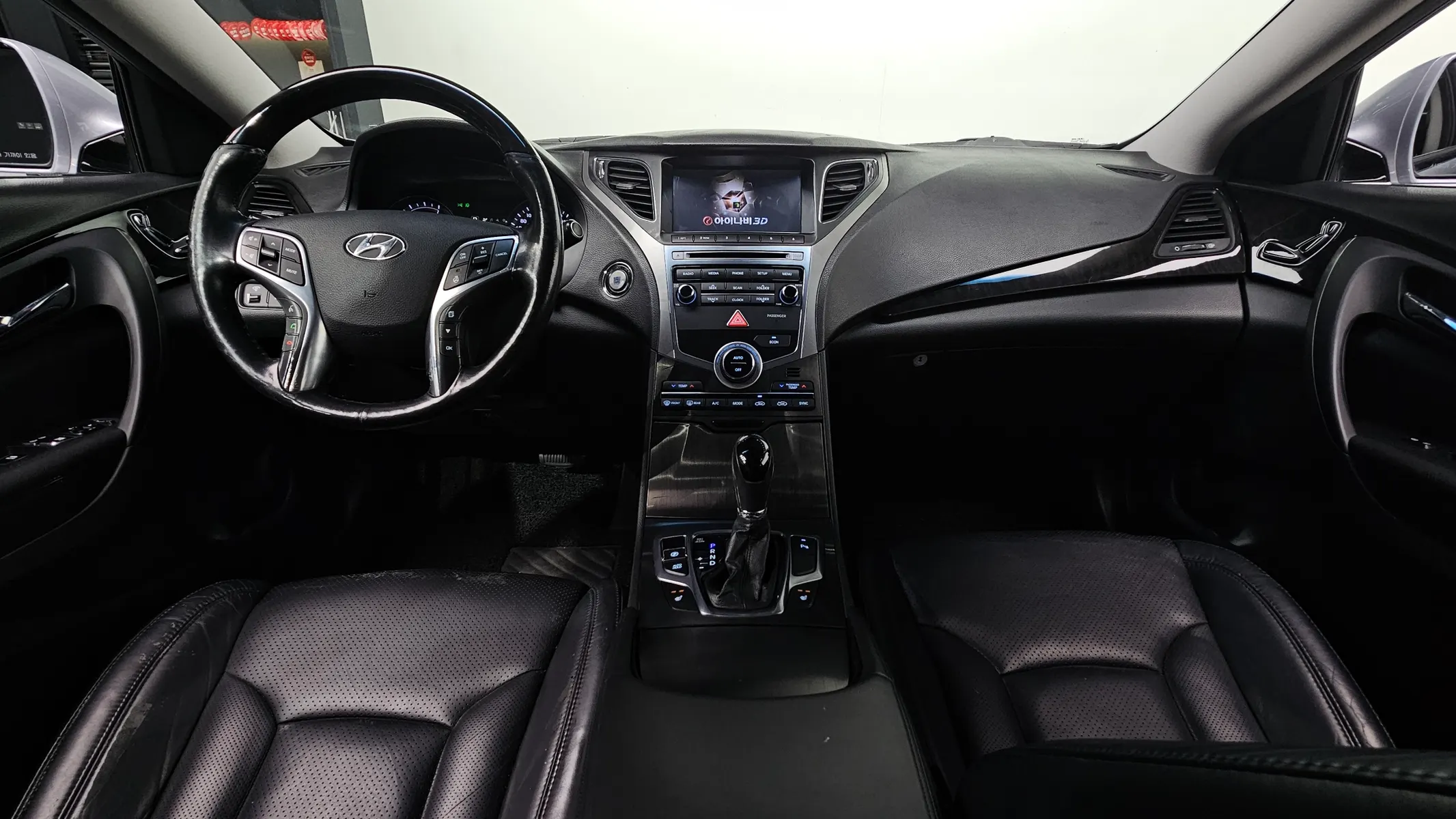 Hyundai HG 2016 4/5