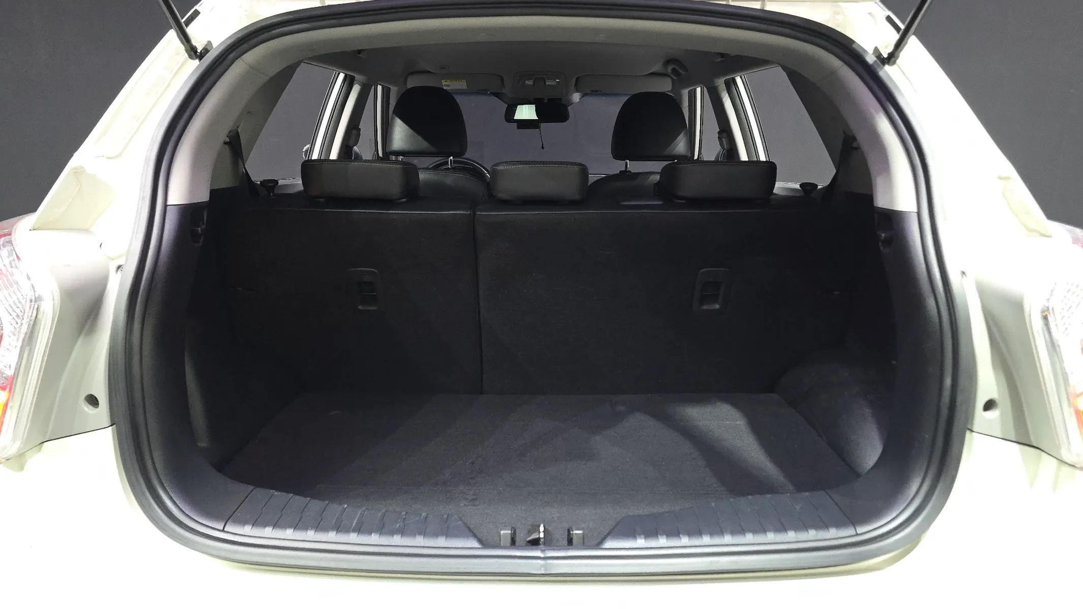 KG Mobility Tivoli LX 4WD 2016 20/21
