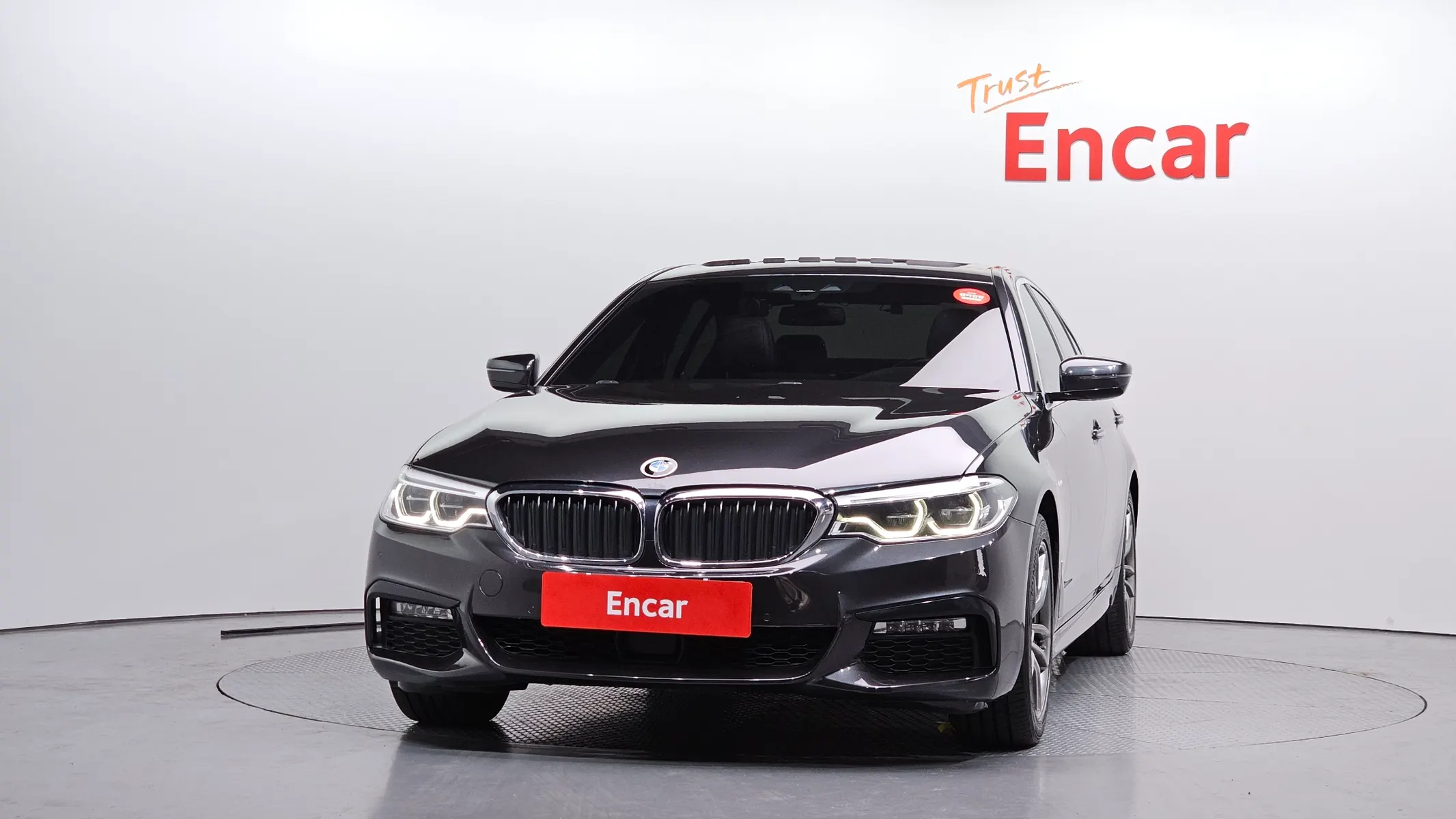 BMW 5 Series (G30) 530i xDrive M 2018 3/33