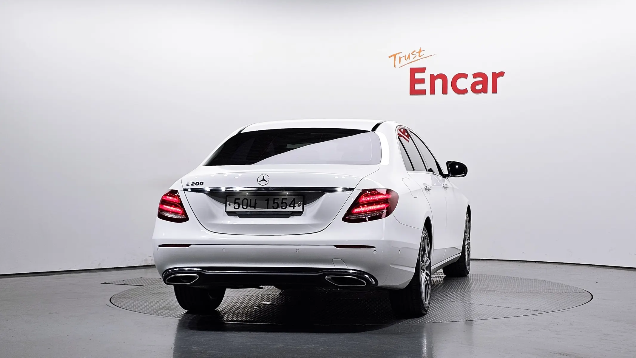 Mercedes-Benz E-Class W213 E200 2017 3/33