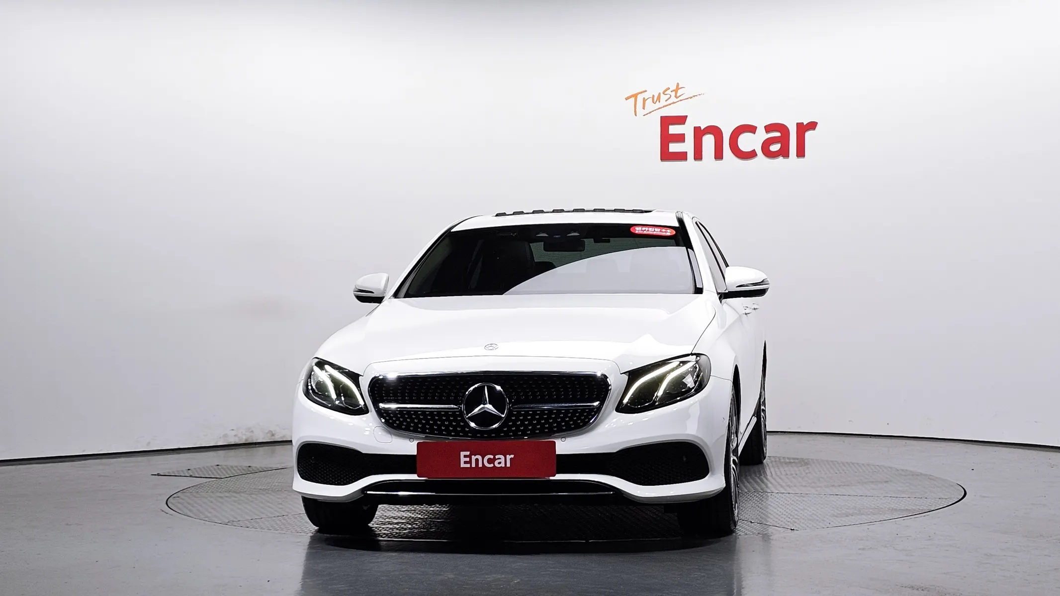 Mercedes-Benz E-Class W213 E200 2017 2/33
