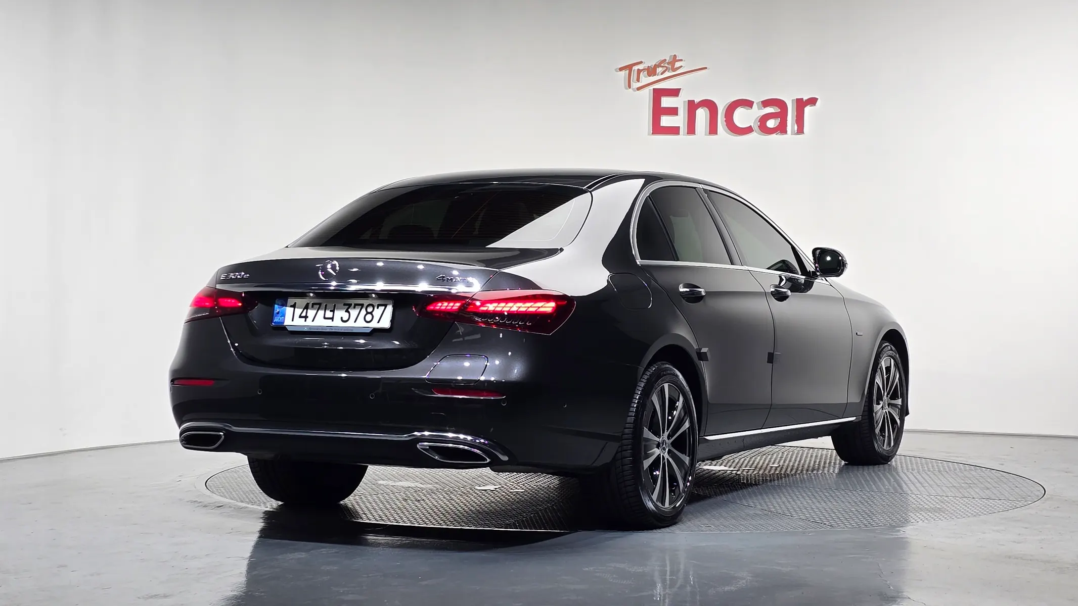 Mercedes-Benz E-Class W213 E300e 4MATIC 2021 2/34