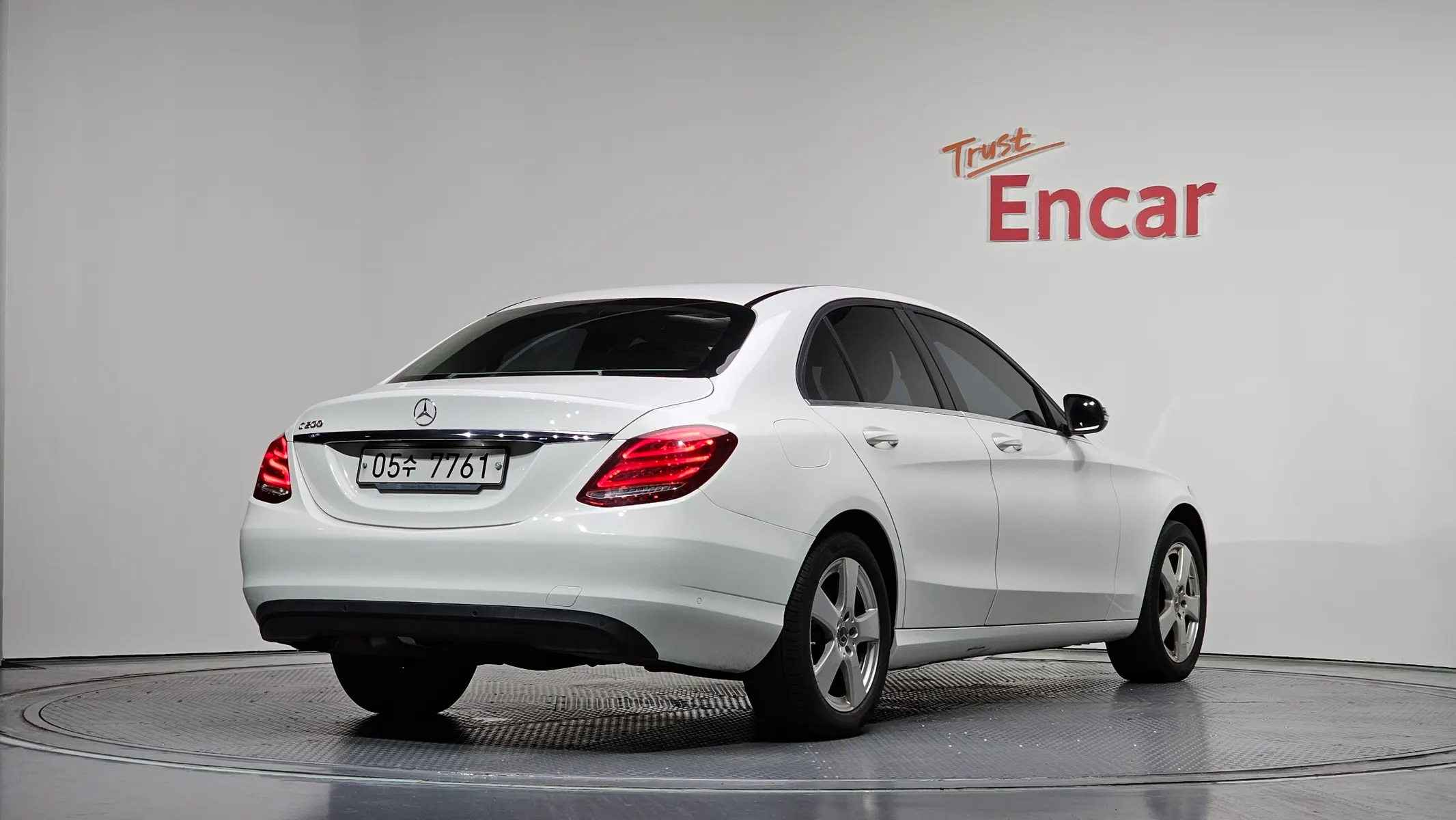Mercedes-Benz C-Class W205 C200 2018 2/30