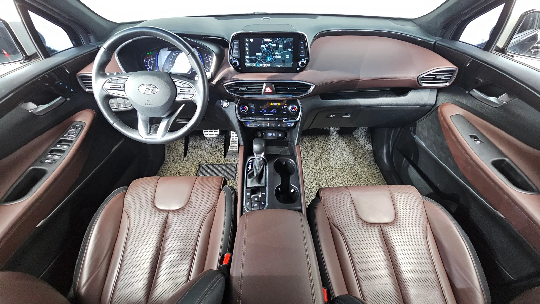 Hyundai TM 2.0 2WD 2018 4/5