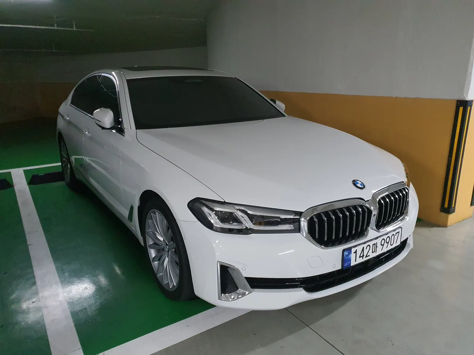 BMW 5 Series (G30) 530i xDrive 2023 3/13