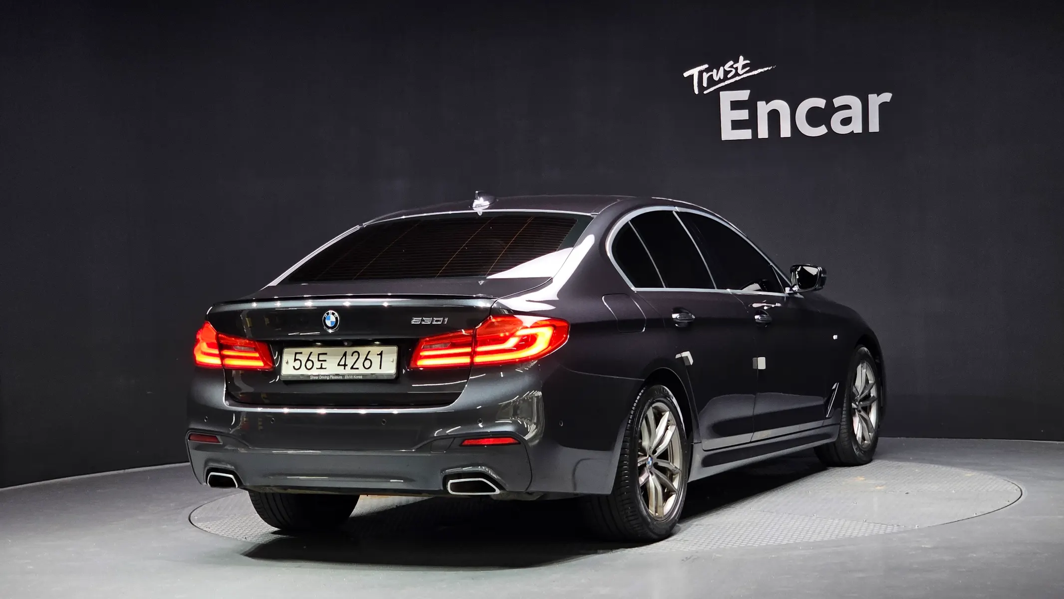 BMW 5 Series (G30) 530i M 2018 2/34