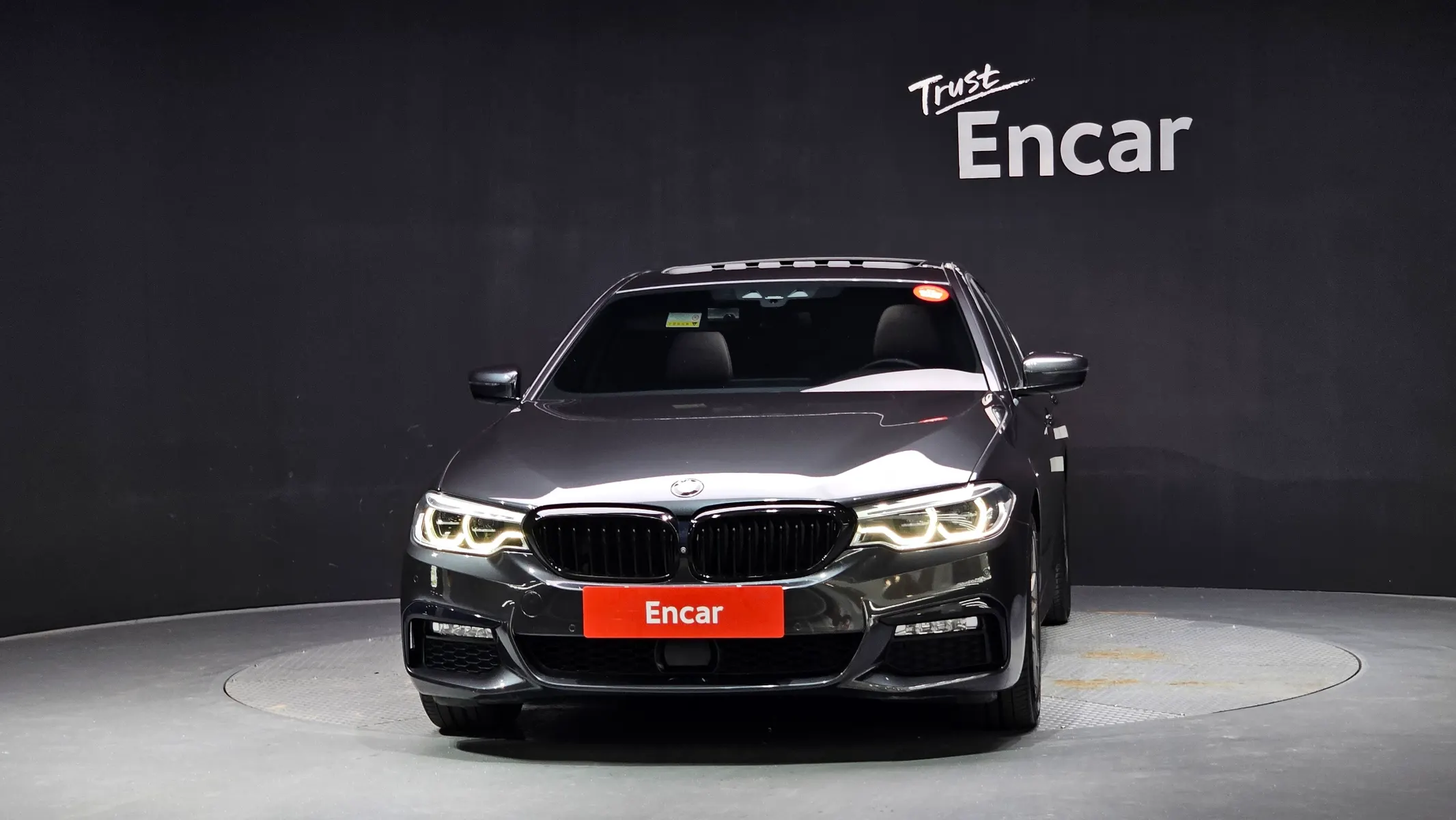 BMW 5 Series (G30) 530i M 2018 3/34
