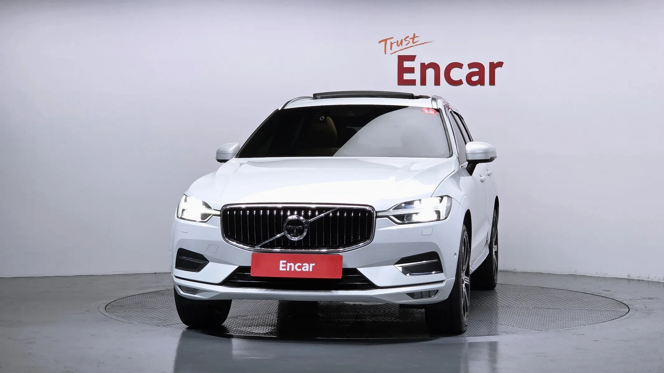 Volvo XC60 2 D5 2018 2/5