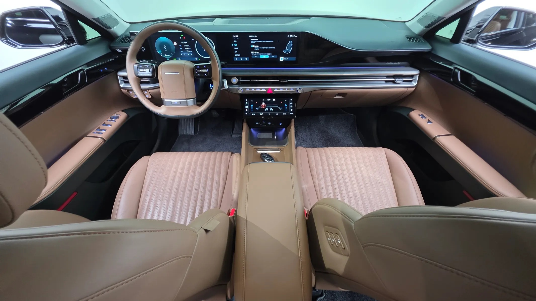 Hyundai (GN7) 2024 4/5