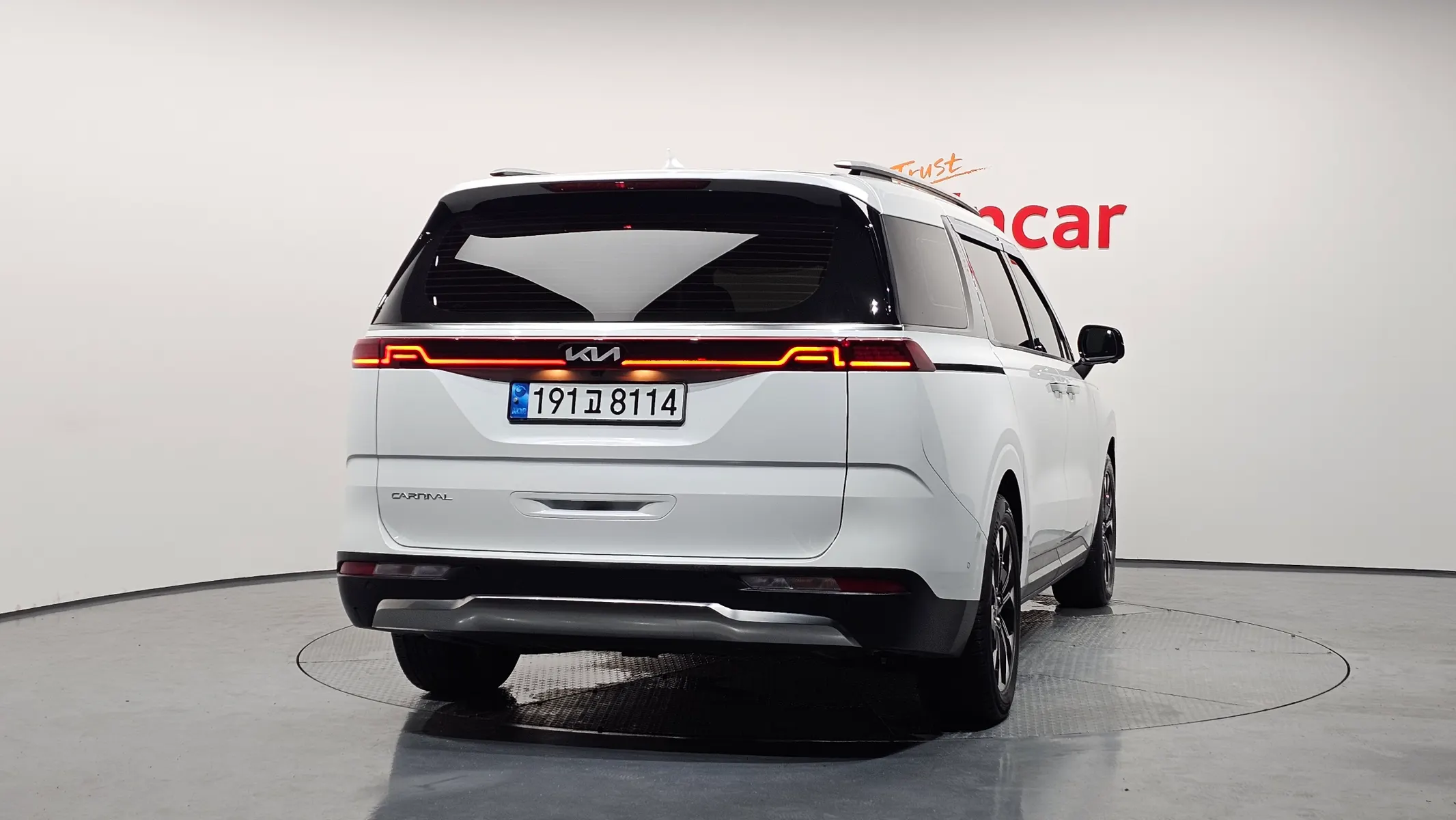 Kia Carnival 7 2023 2/5