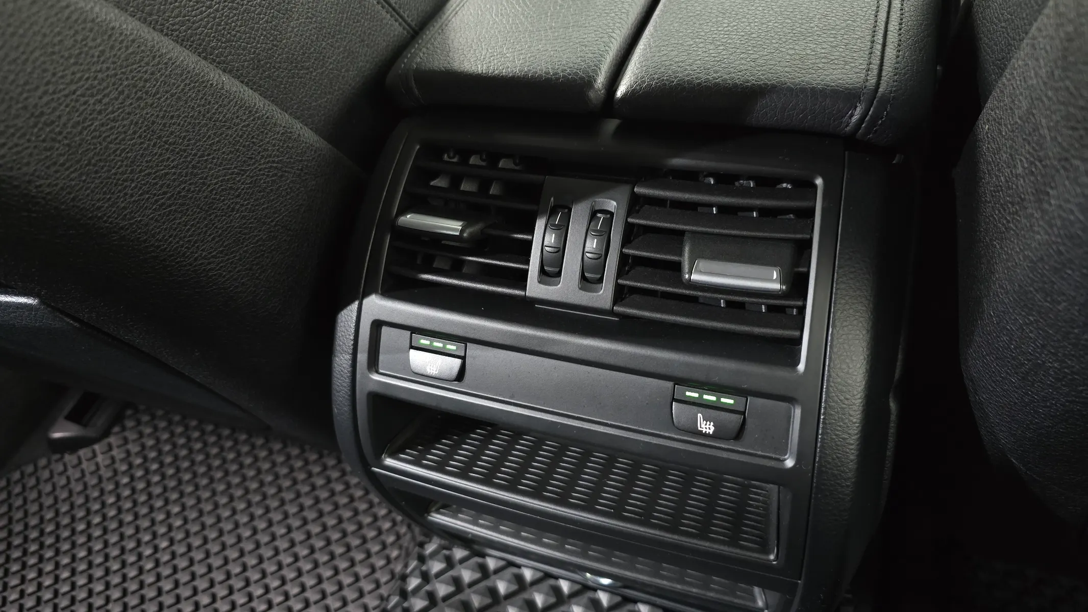 BMW 5 Series (F10) 520d 2015 20/21