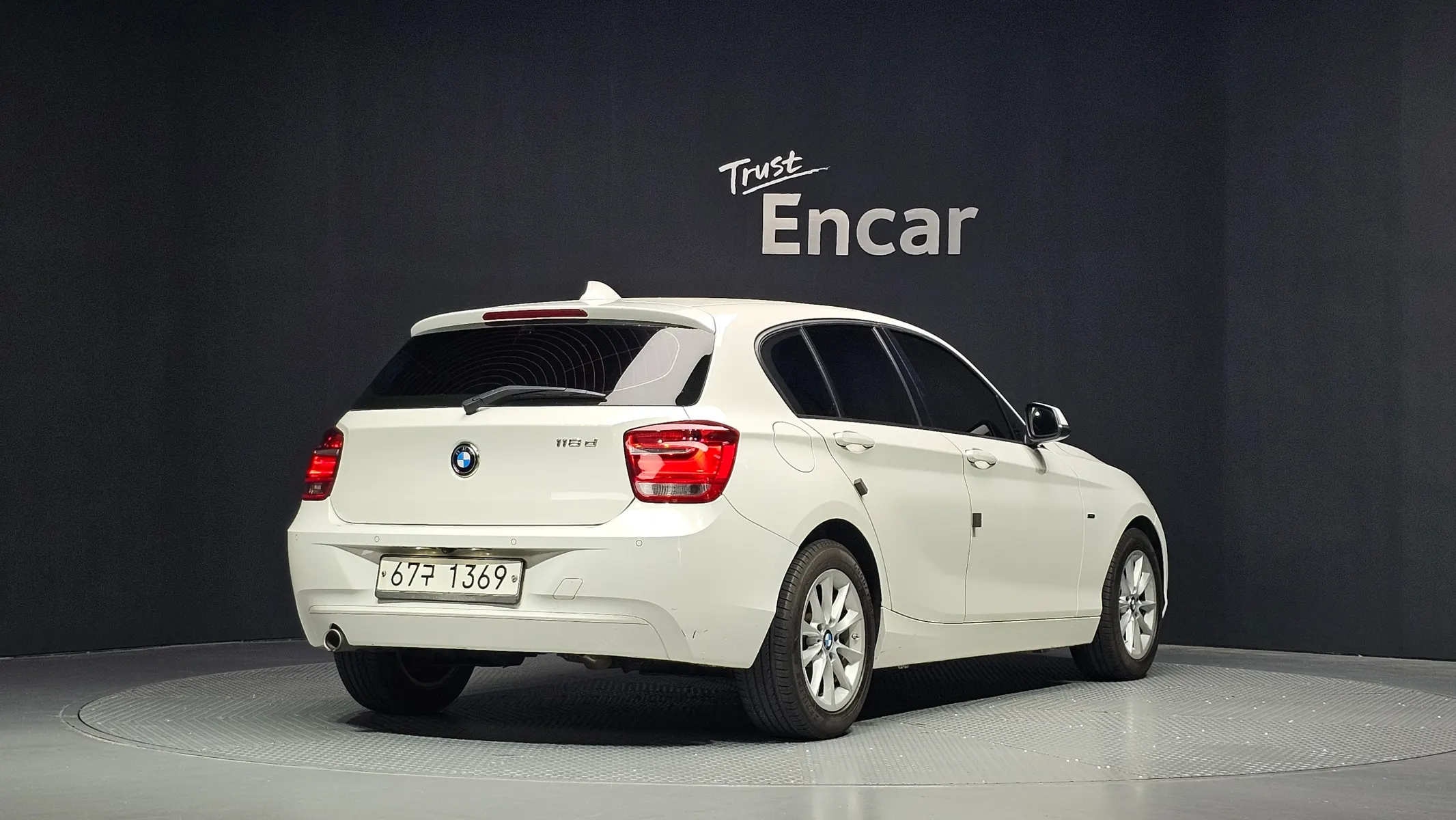 BMW 1 Series (F20) 118d 1 5 2014 2/21