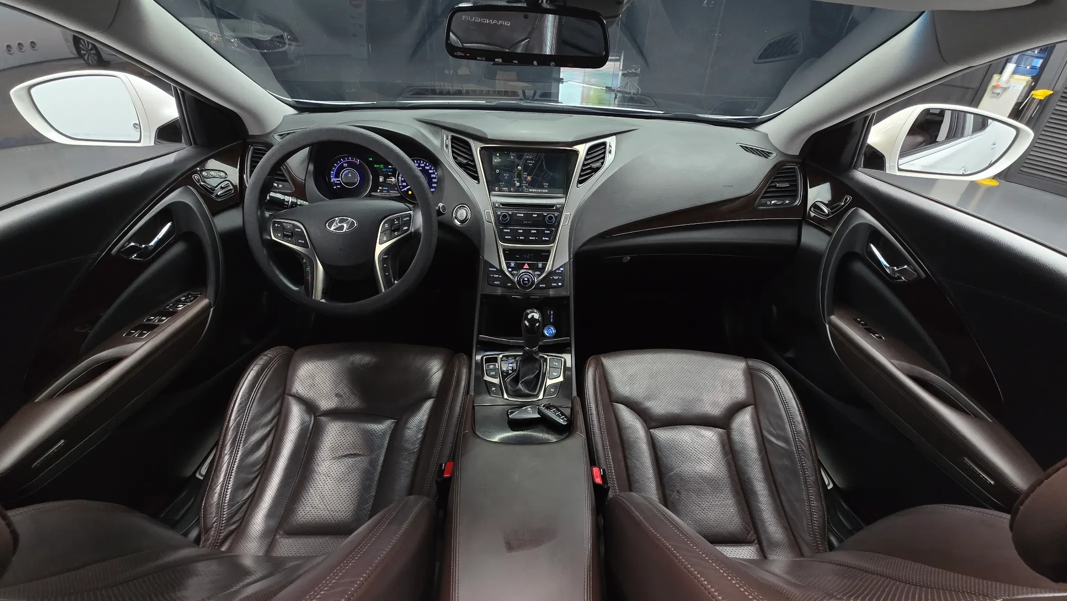 Hyundai HG 2014 4/5