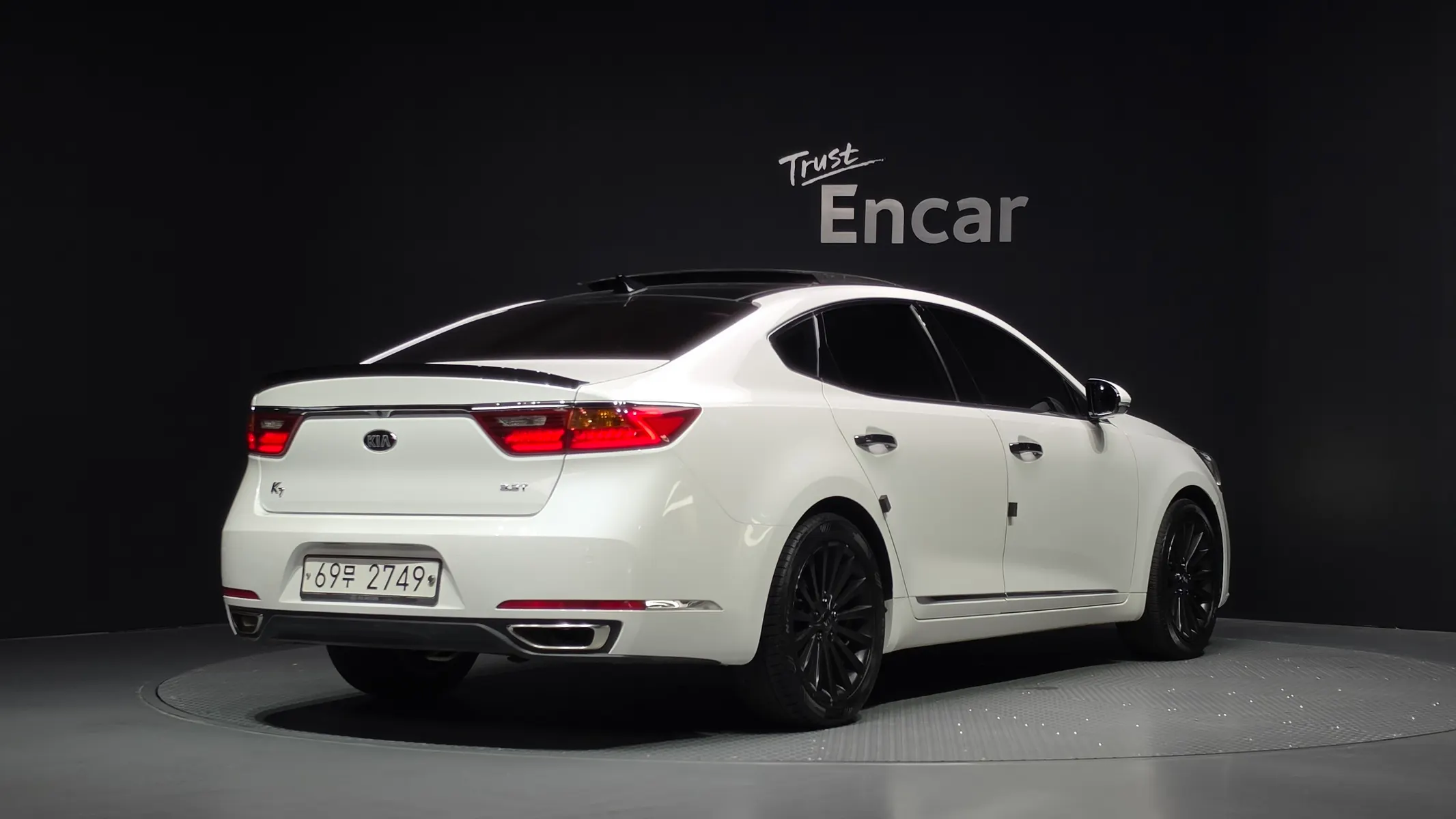 Kia K7 2017 2/37