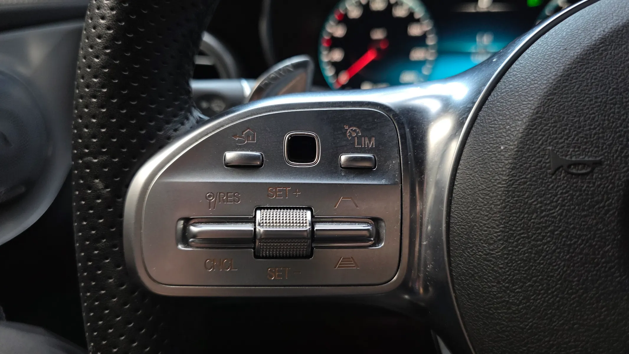 Mercedes-Benz C-Class W205 C200 2023 29/30