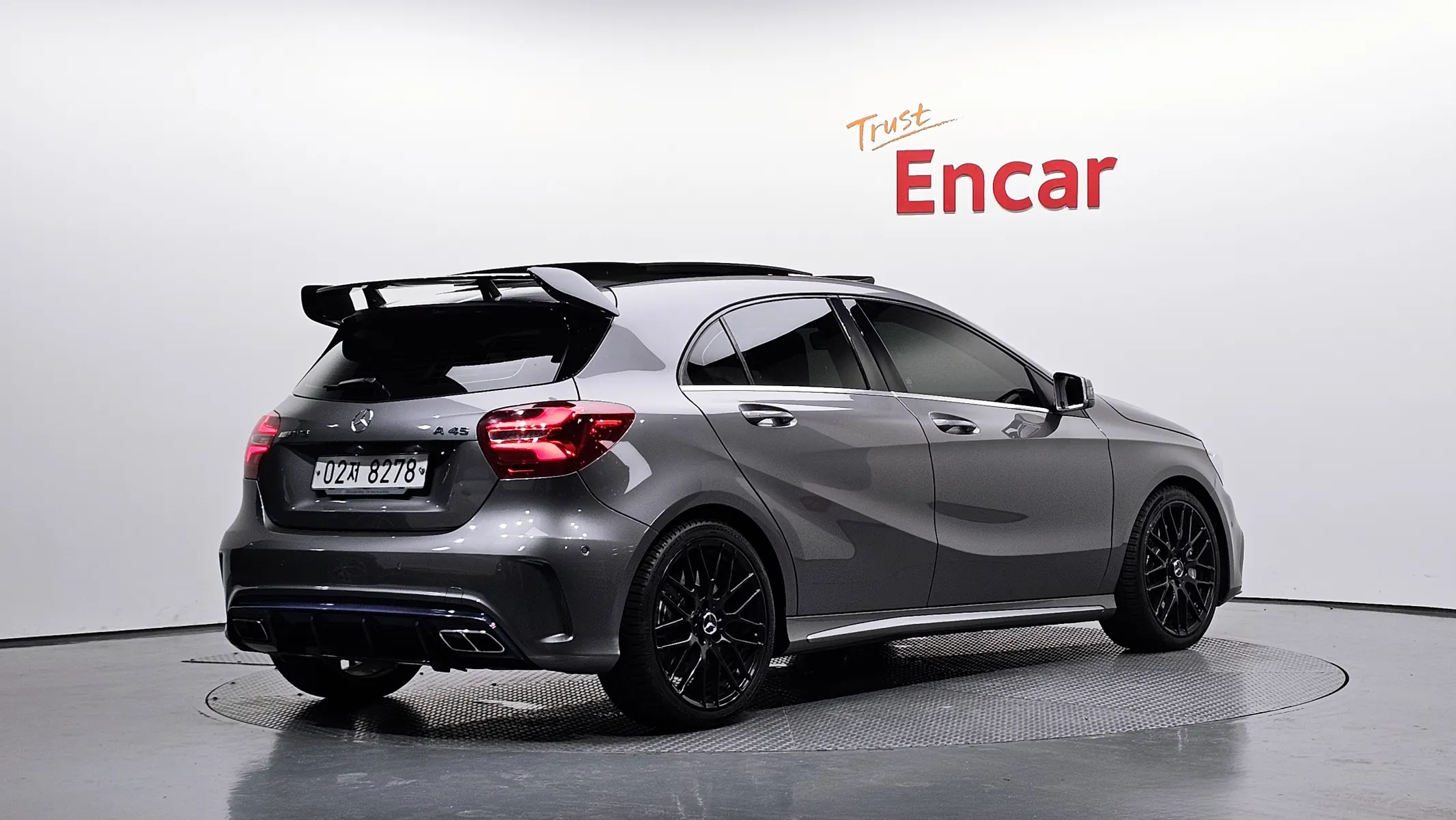 Mercedes-Benz A-Class W176 A45 AMG 4MATIC 2018 2/32