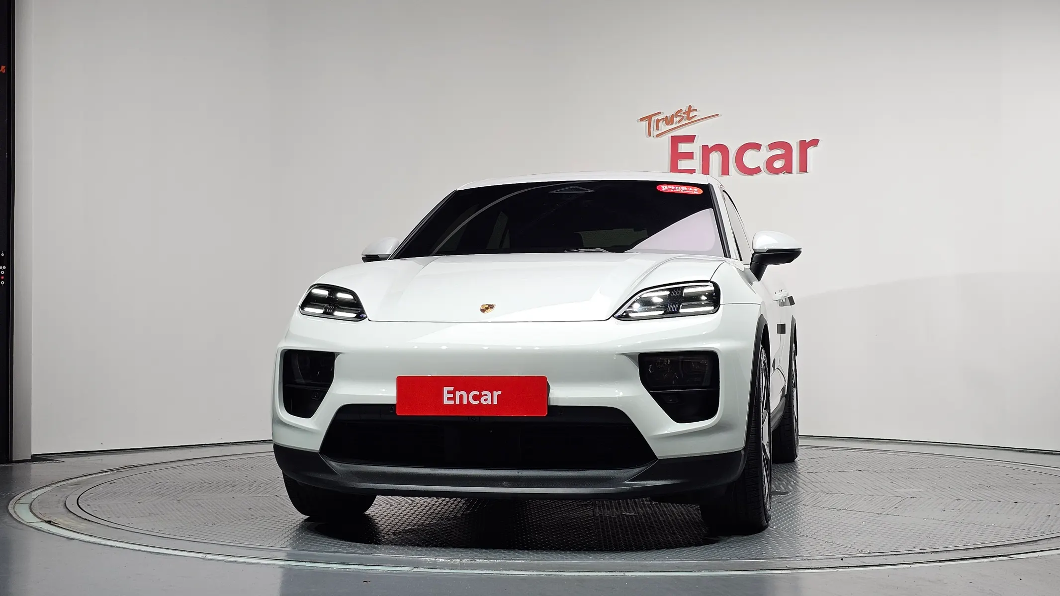 Porsche EV 4S 2025 2/36
