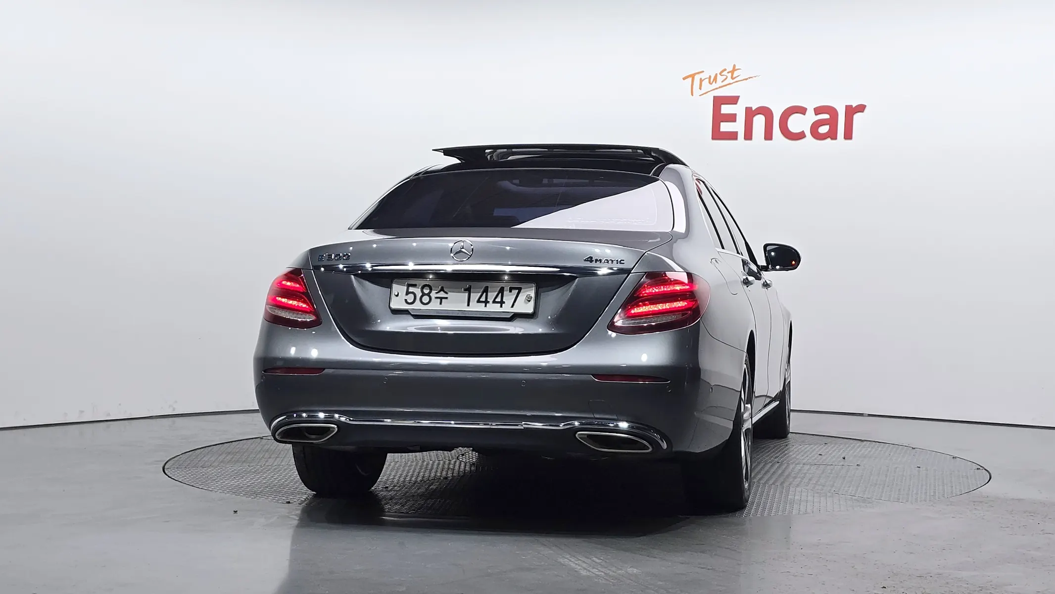 Mercedes-Benz E-Class W213 E300 4MATIC 2017 3/32