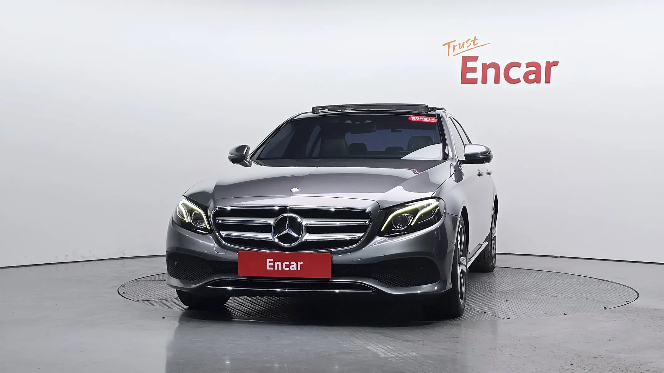 Mercedes-Benz E-Class W213 E300 4MATIC 2017 2/32