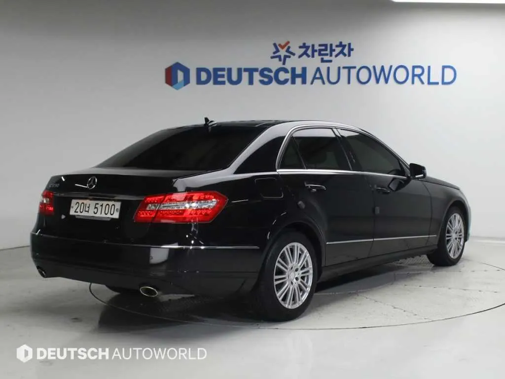 Mercedes-Benz E-Class W212 E300 2011 2/21