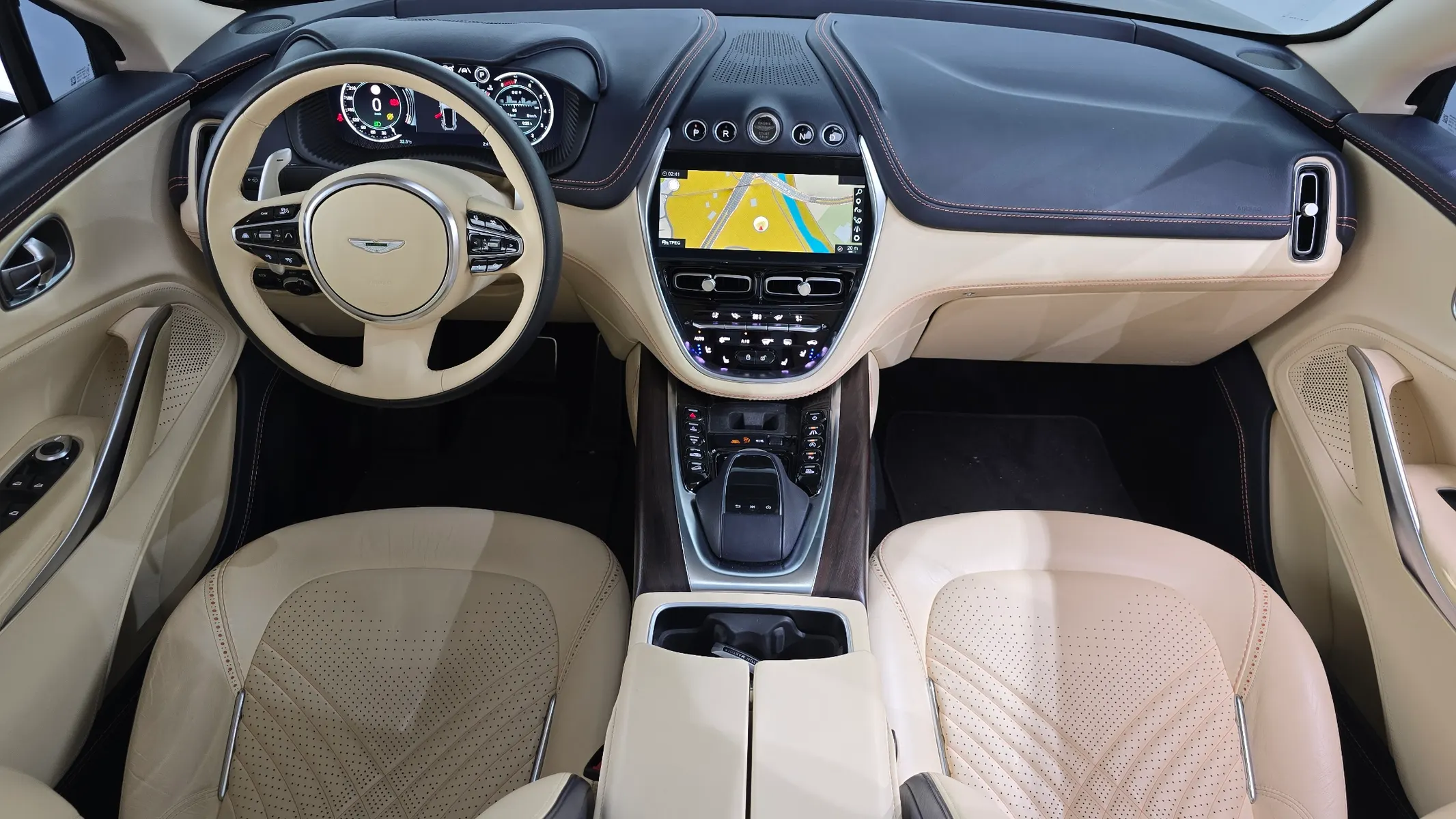 Aston Martin DBX 4.0 V8 2021 4/5