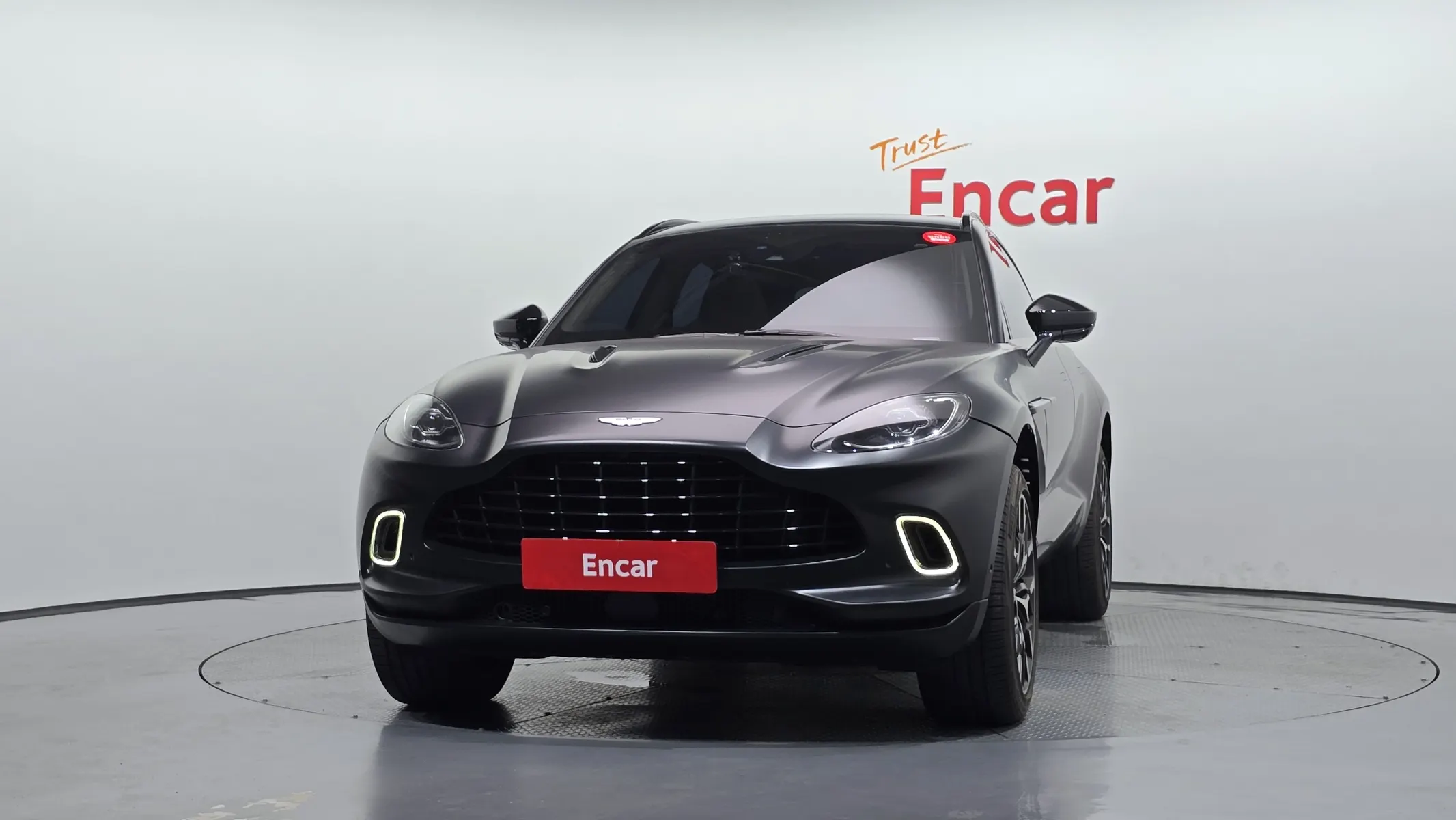 Aston Martin DBX 4.0 V8 2021 2/5
