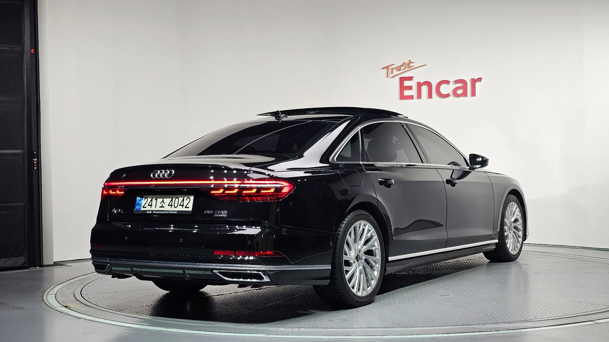 Audi A8 (D5) 55 TFSI LWB 2021 2/39